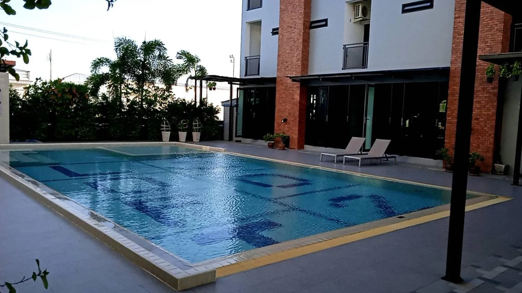 Swimming pool in Loft 202 Hotel
