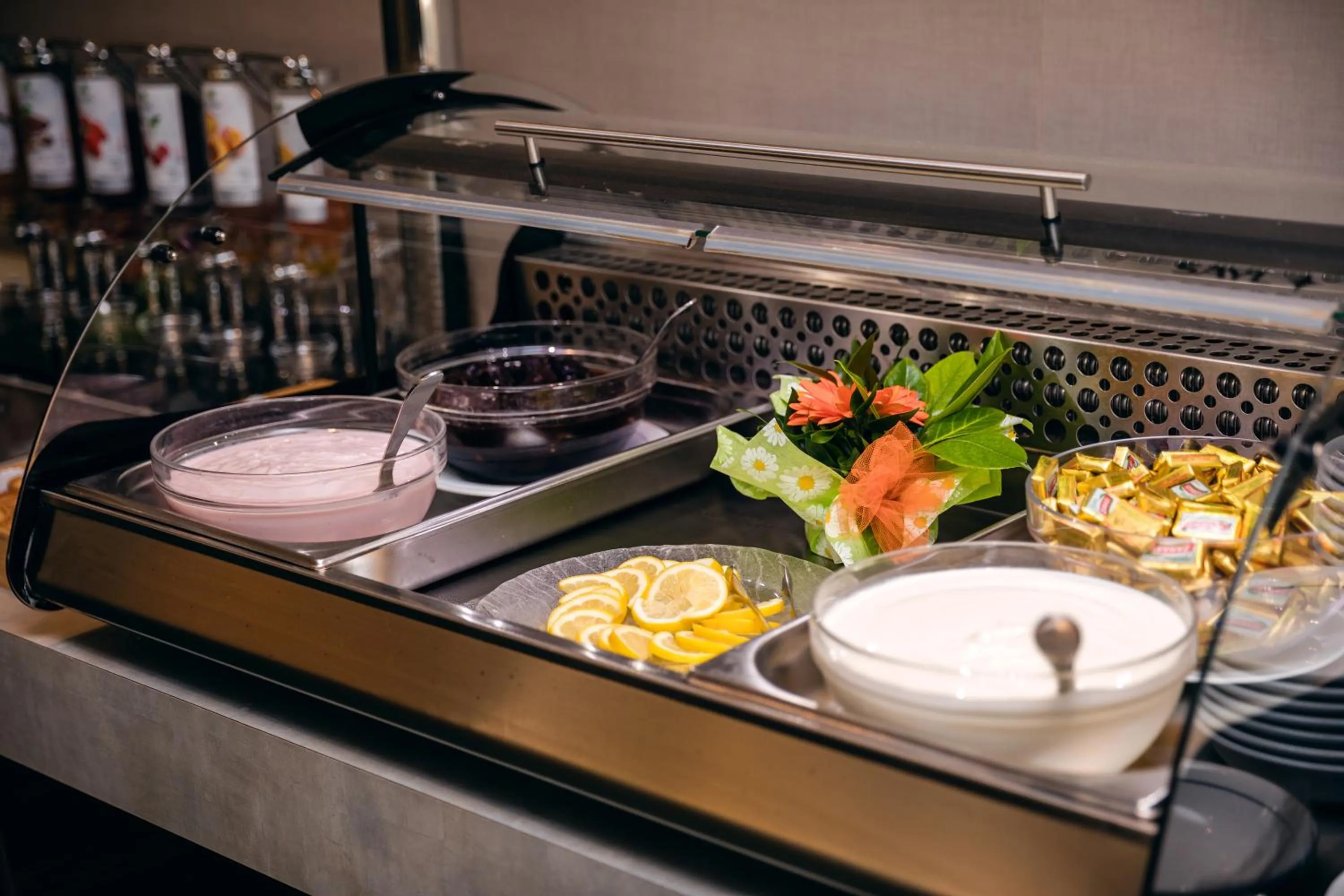 Food close-up in Waldorf Palace Hotel