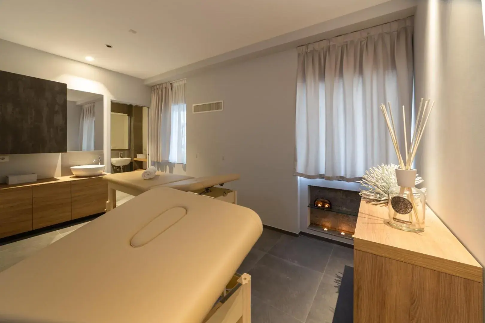 Spa and wellness centre/facilities, Bed in Waldorf Palace Hotel