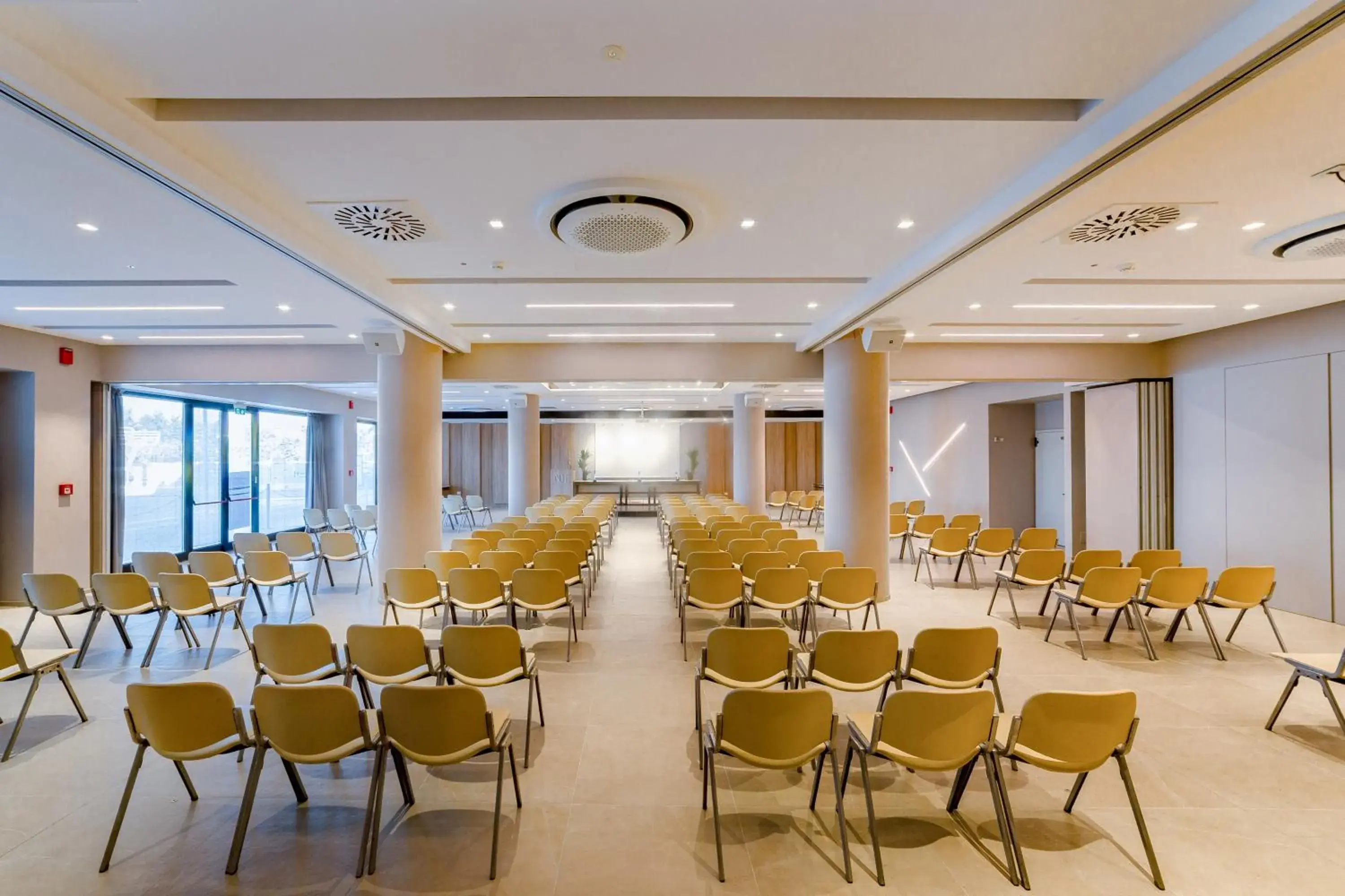 Meeting/conference room in Waldorf Palace Hotel