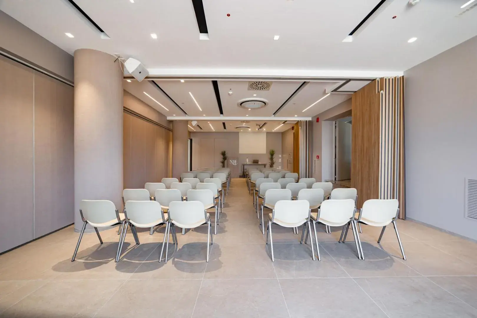 Meeting/conference room in Waldorf Palace Hotel