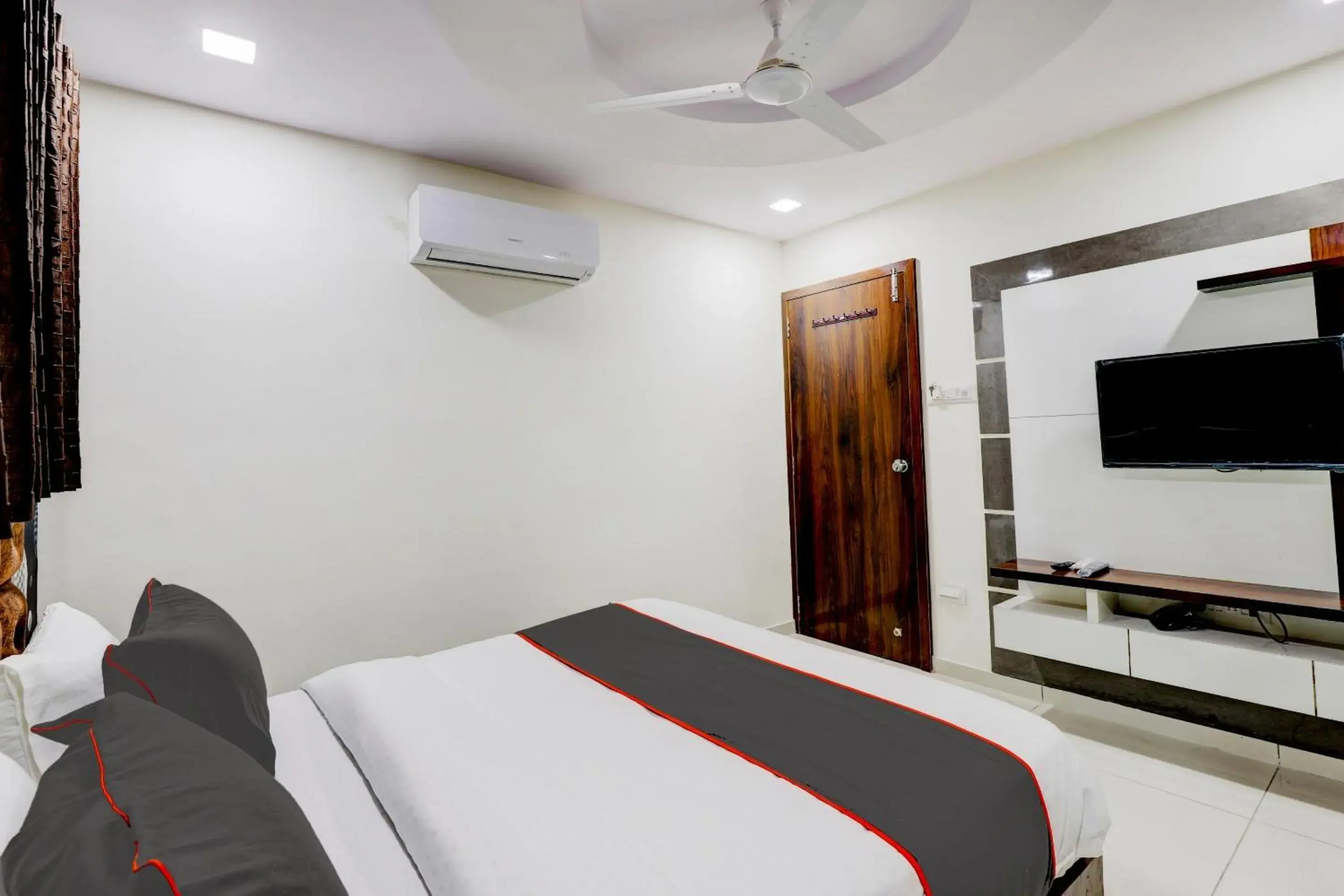 Lobby or reception, Bed in Collection O Lotus Gold Lobby or reception, Bed in Collection O Lotus Gold