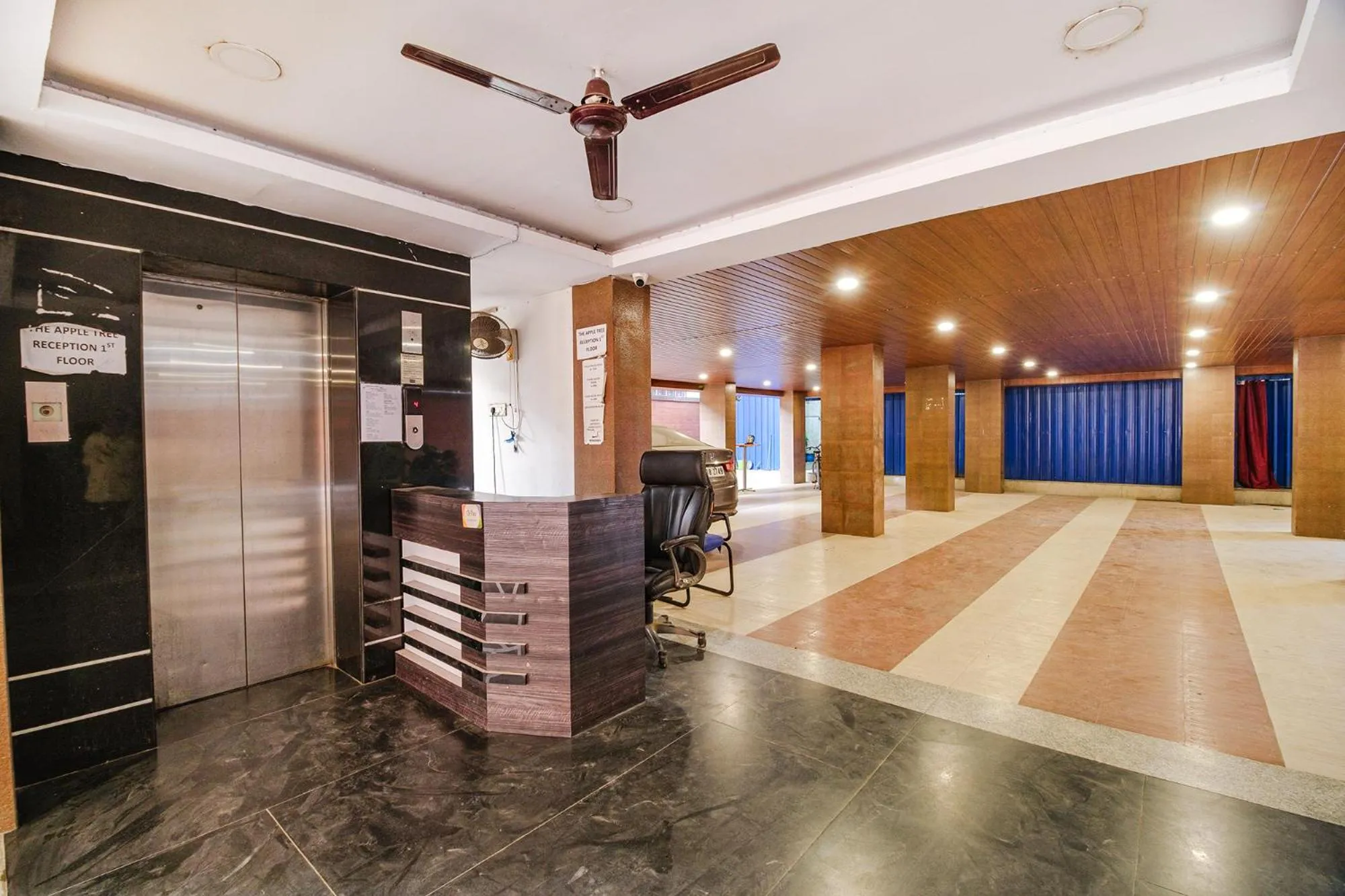 fireplace in FabHotel Apple Tree