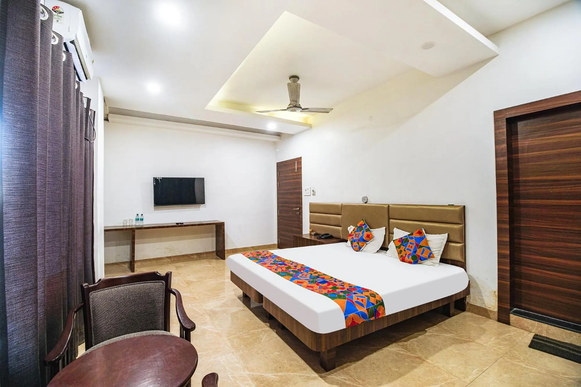 Bed in FabHotel Apple Tree