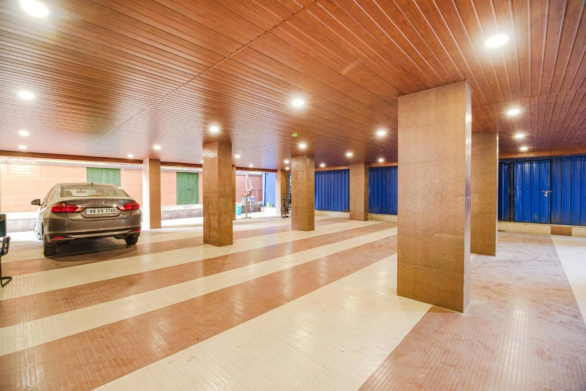 Parking in FabHotel Apple Tree