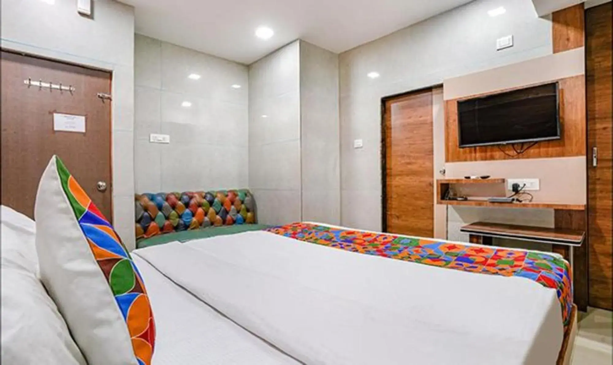 Bed in FabExpress White Gold - Nr Mahape Bed in FabExpress White Gold - Nr Mahape