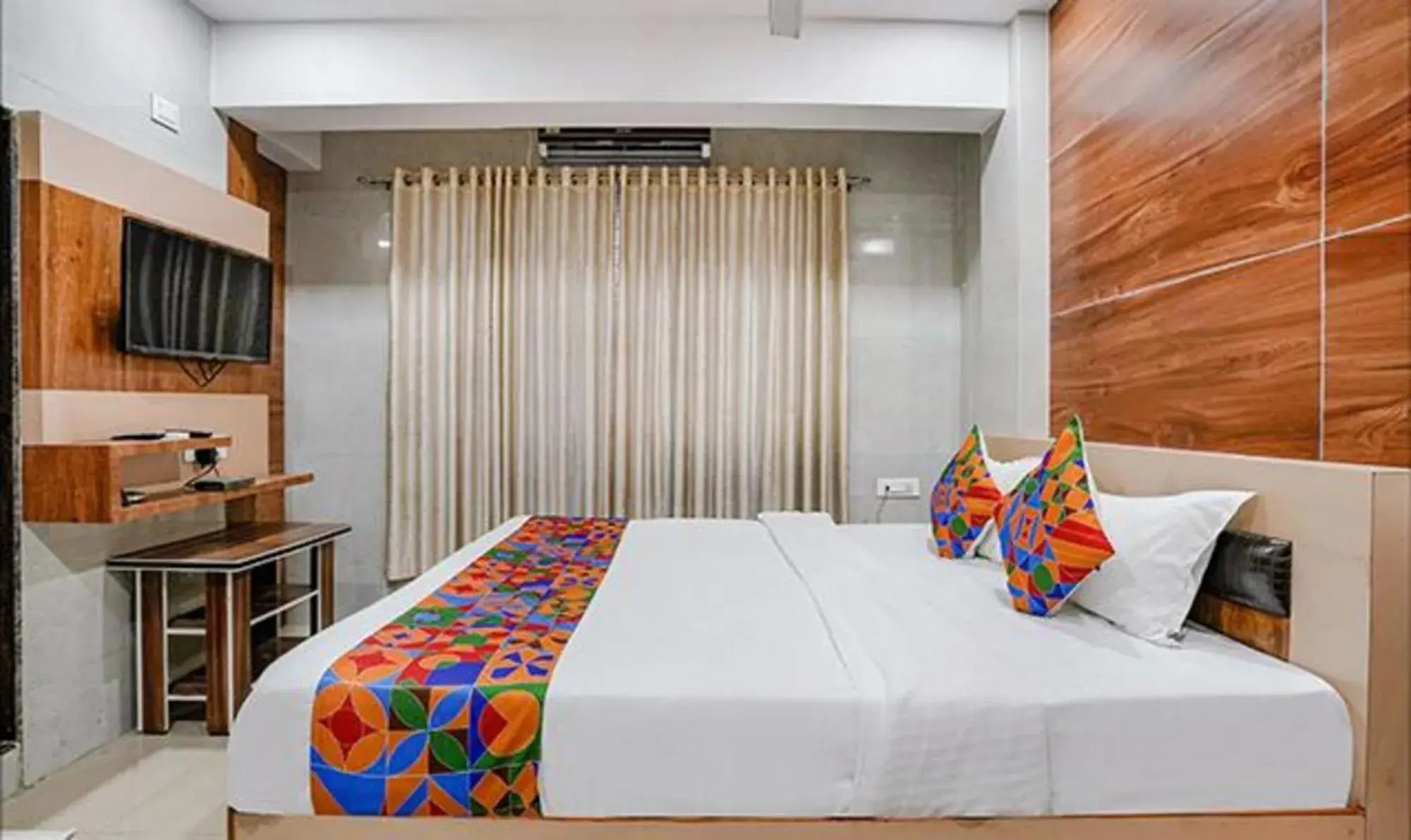 Bed in FabExpress White Gold - Nr Mahape Bed in FabExpress White Gold - Nr Mahape