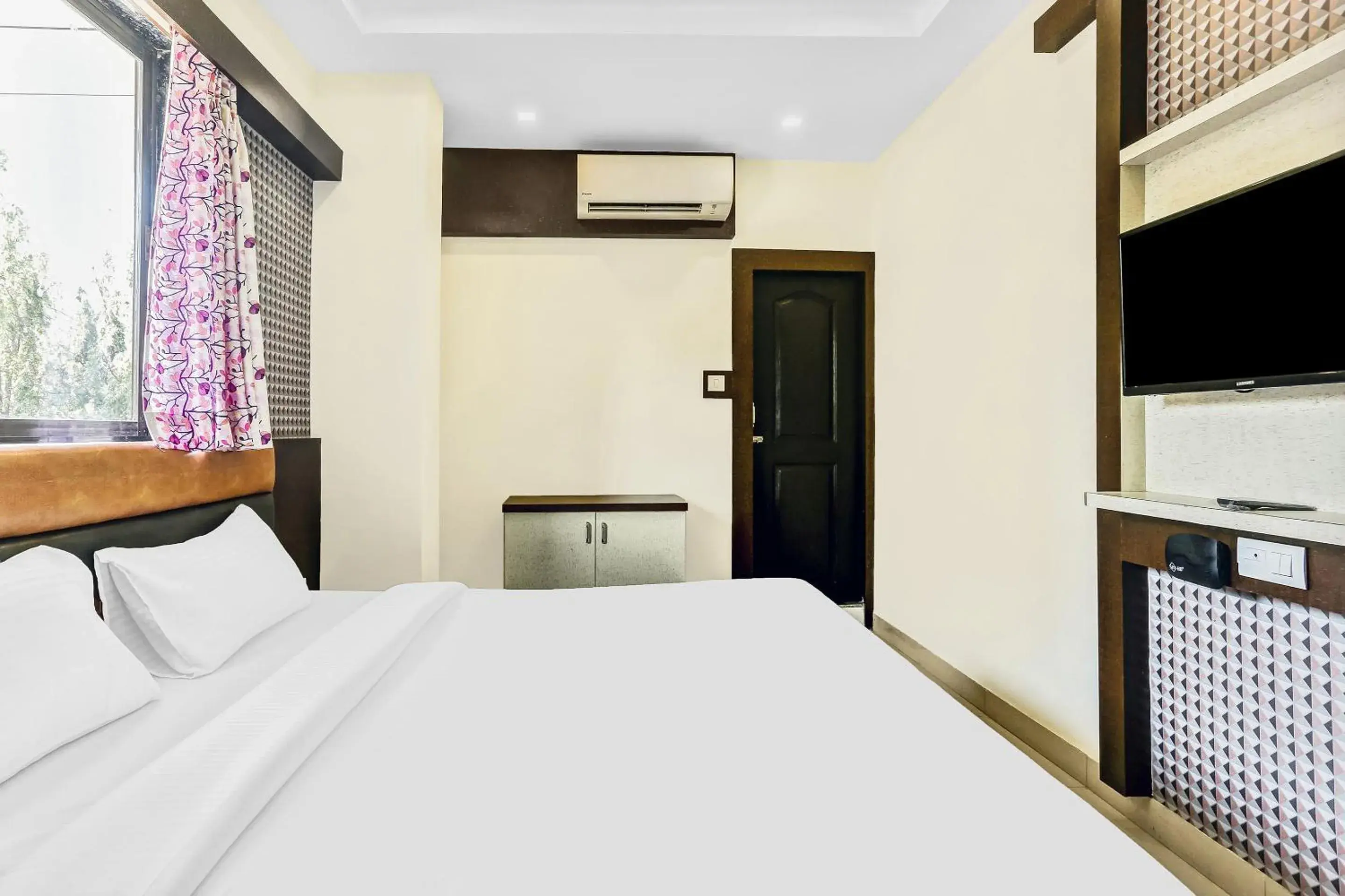 Bedroom, Bed in Capital O Geeta Palace Bedroom, Bed in Capital O Geeta Palace