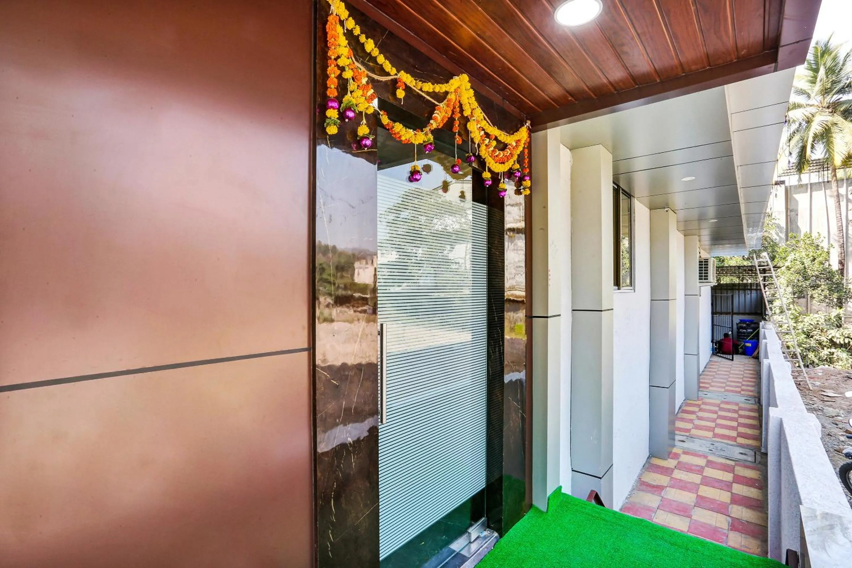 Facade/entrance in Capital O Geeta Palace