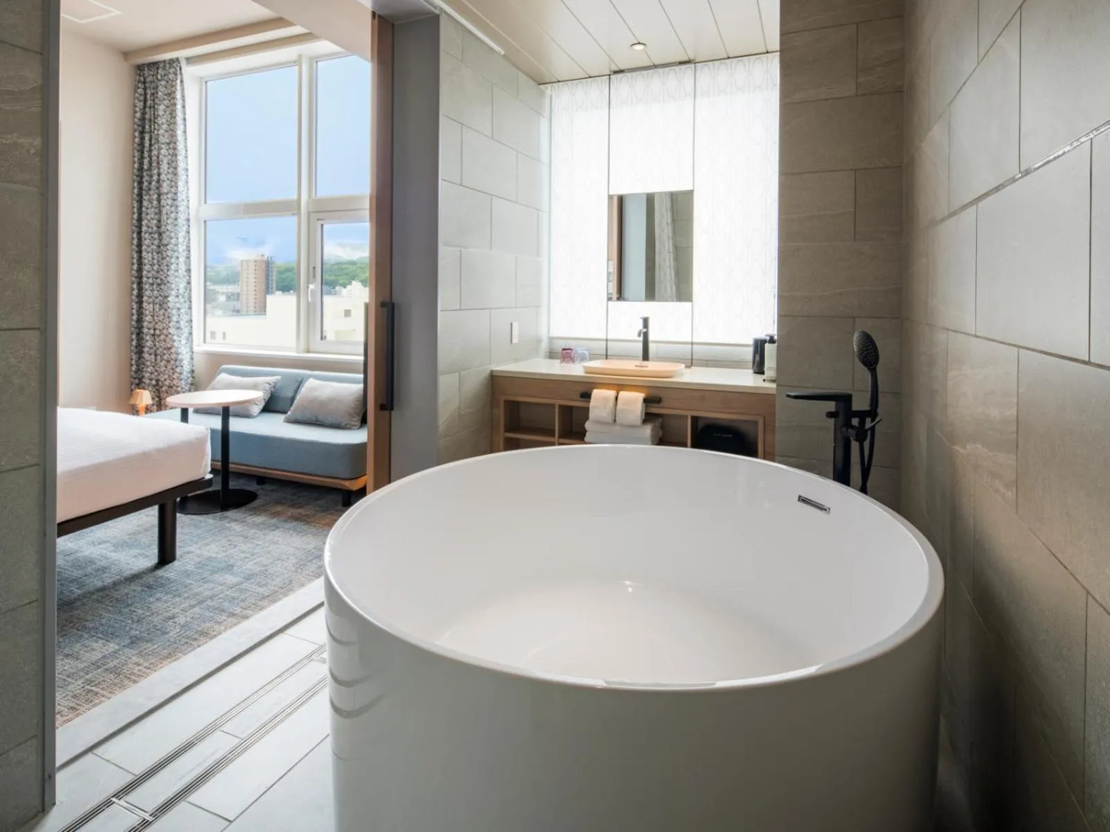 Bath, Bed in GRIDS PREMIUM HOTEL OTARU