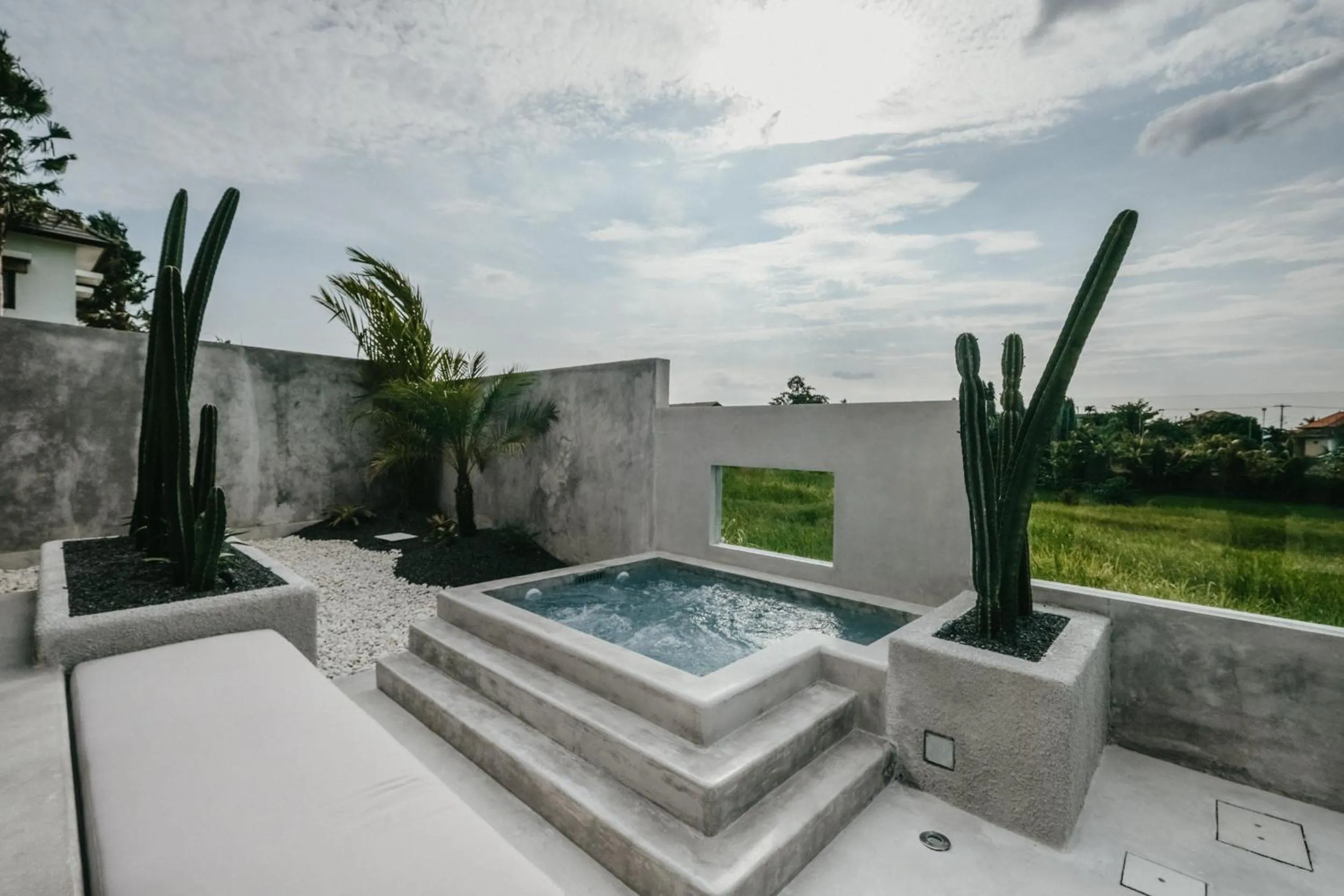 Swimming pool in Concrete Retreat Villa