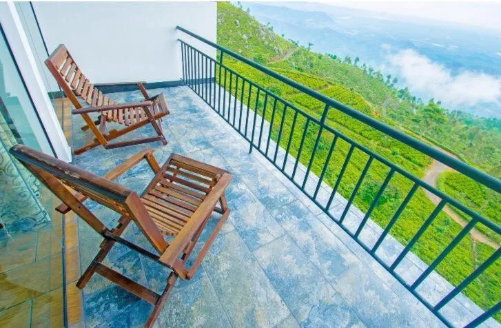 Deluxe Double Room with Balcony in leisure Mount View
