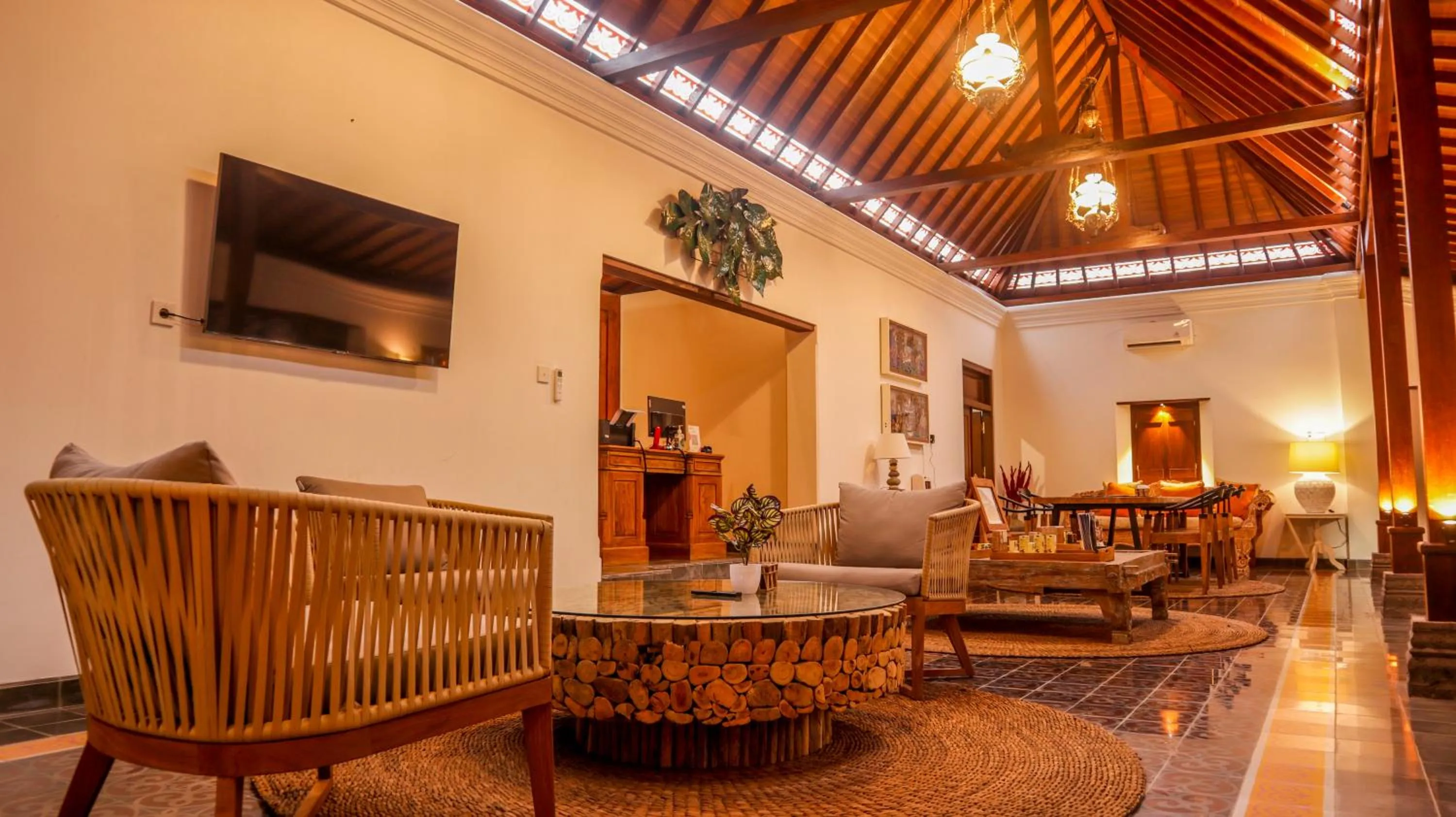 Lobby or reception in Omah Siliran Heritage