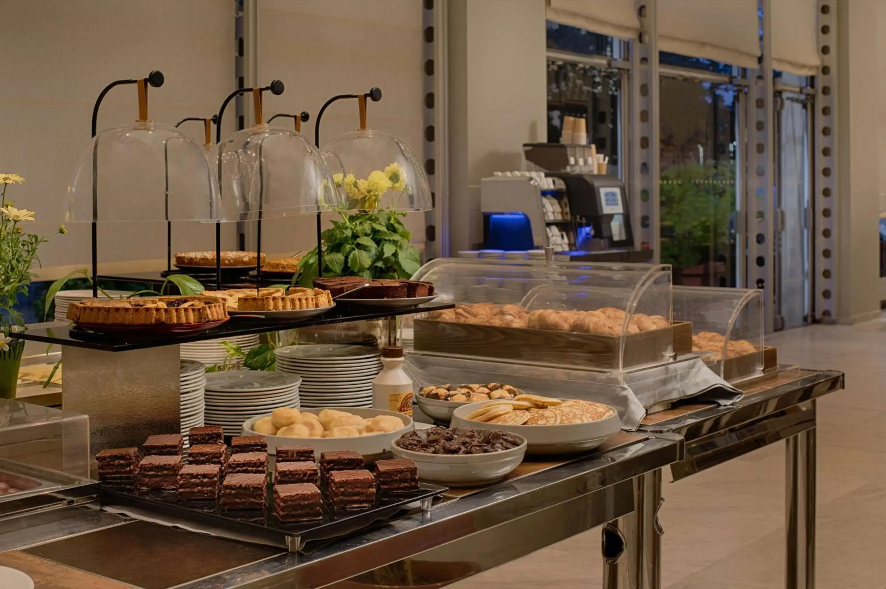 Restaurant/places to eat in NH Torino Lingotto Congress Restaurant/places to eat in NH Torino Lingotto Congress