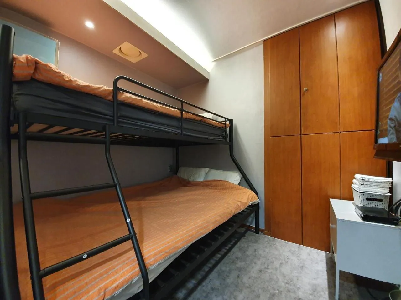 bunk bed, Bed in Dalgona Guesthouse