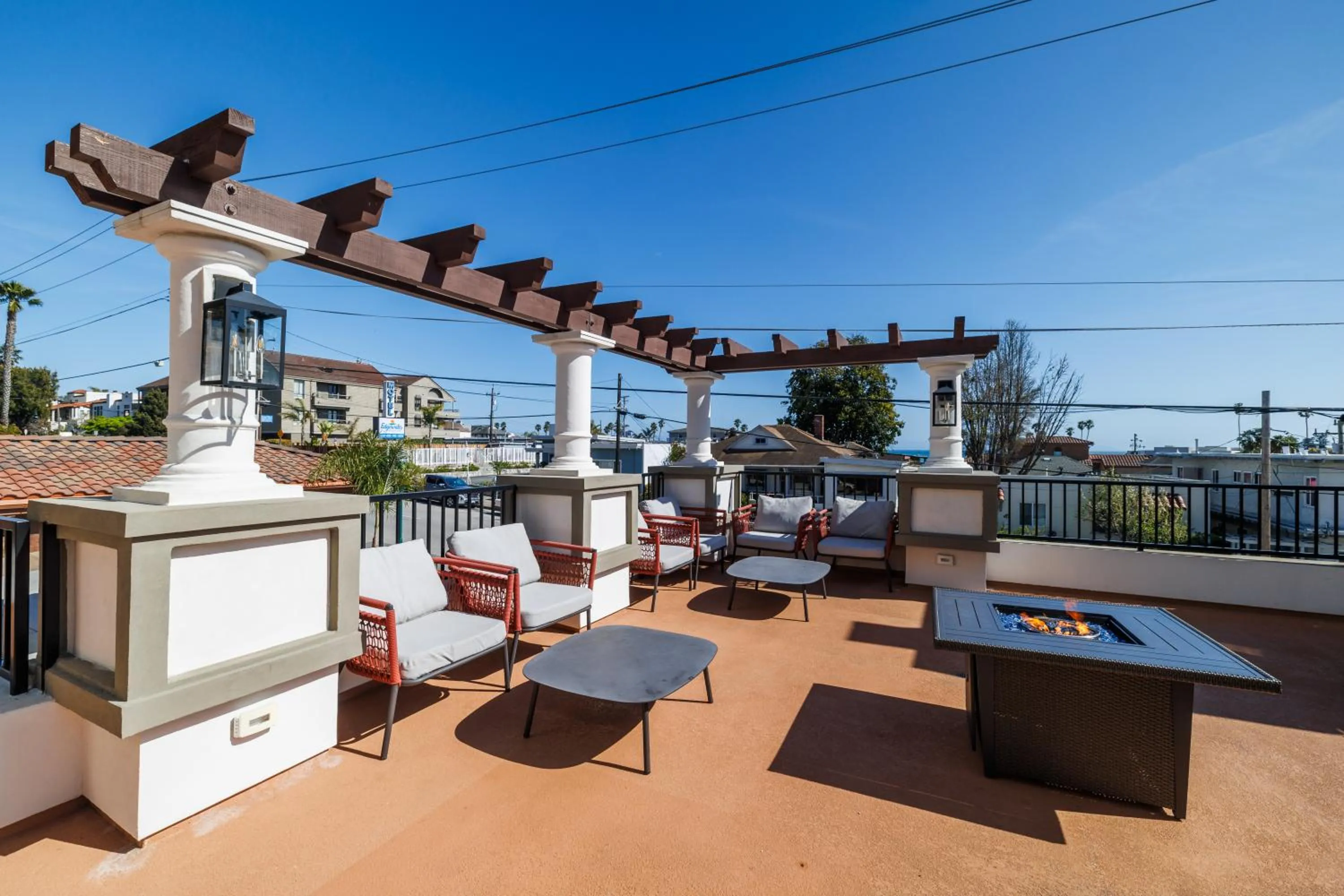 Balcony/Terrace in La Quinta Inn & Suites by Wyndham Santa Cruz