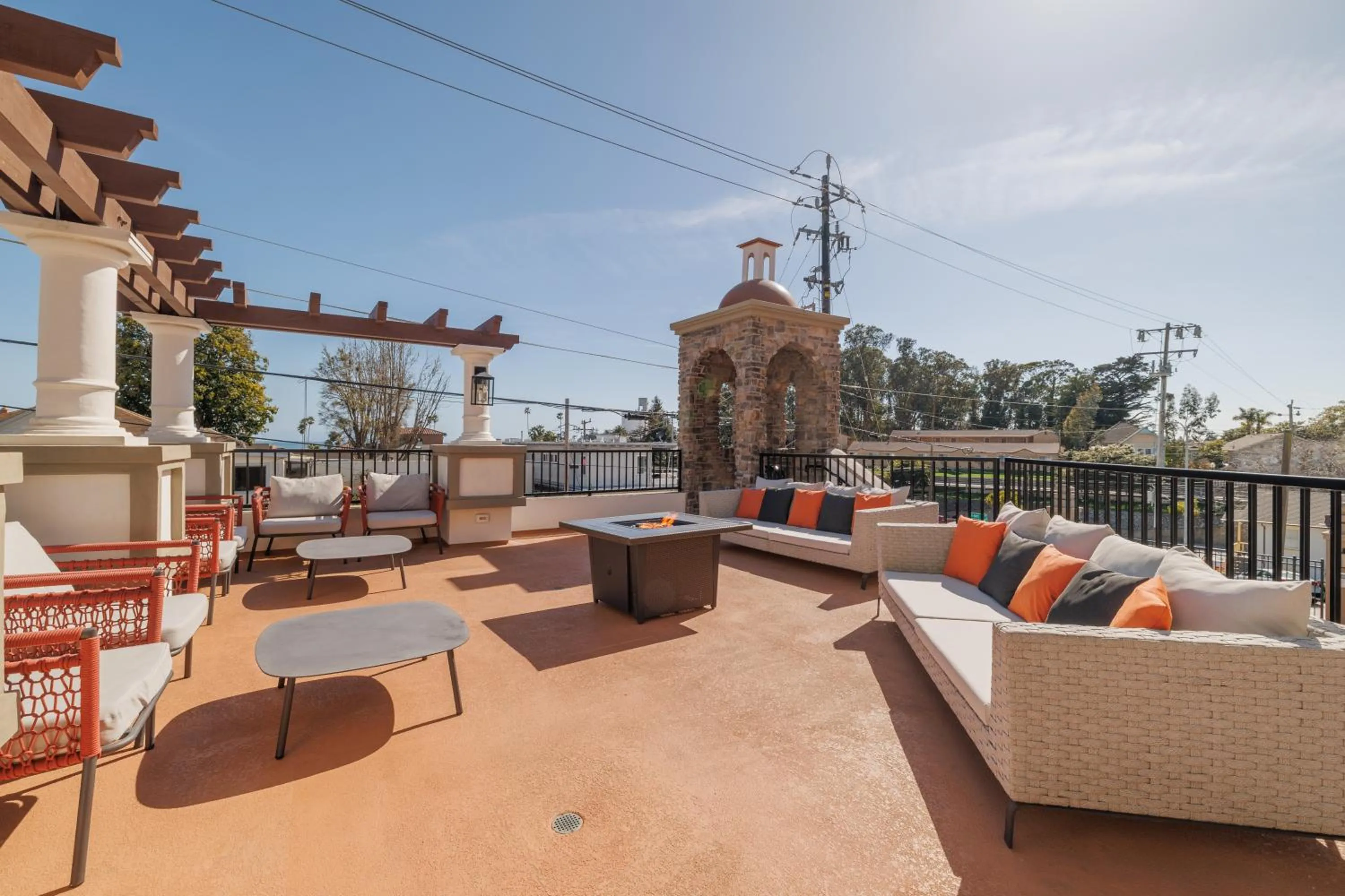 Balcony/Terrace in La Quinta Inn & Suites by Wyndham Santa Cruz