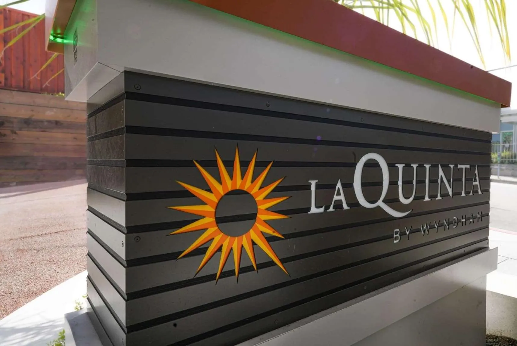 Property building in La Quinta Inn & Suites by Wyndham Santa Cruz