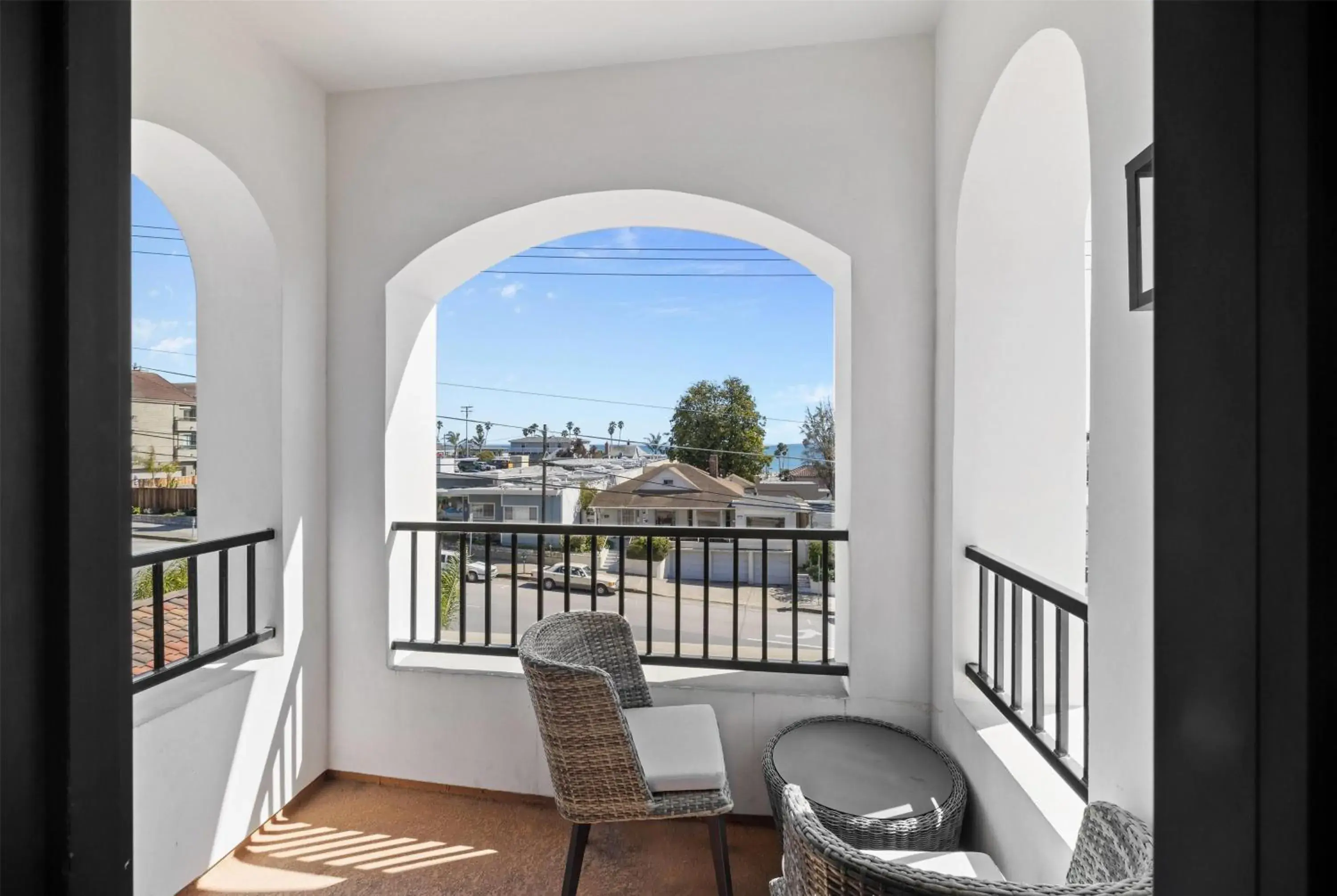 King Suite with Partial Ocean View - Hearing Impaired/Non-Smoking in La Quinta Inn & Suites by Wyndham Santa Cruz King Suite with Partial Ocean View - Hearing Impaired/Non-Smoking in La Quinta Inn & Suites by Wyndham Santa Cruz