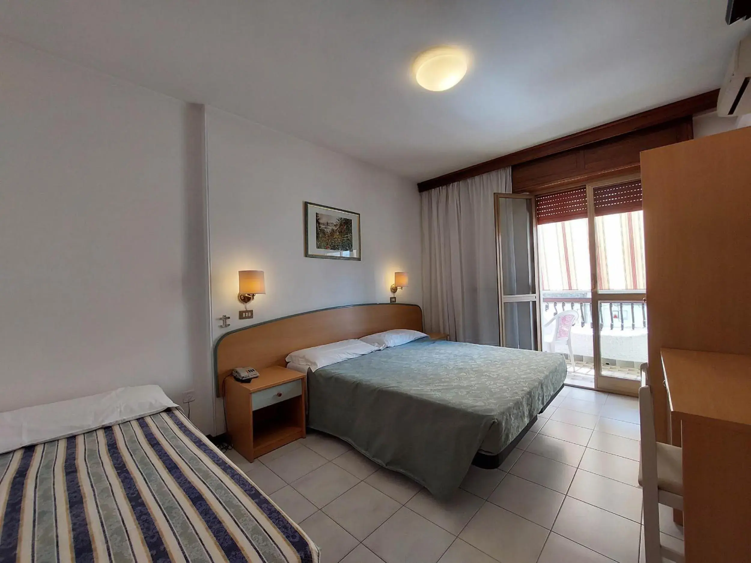 Triple Room - single occupancy in Hotel Nettuno Triple Room - single occupancy in Hotel Nettuno