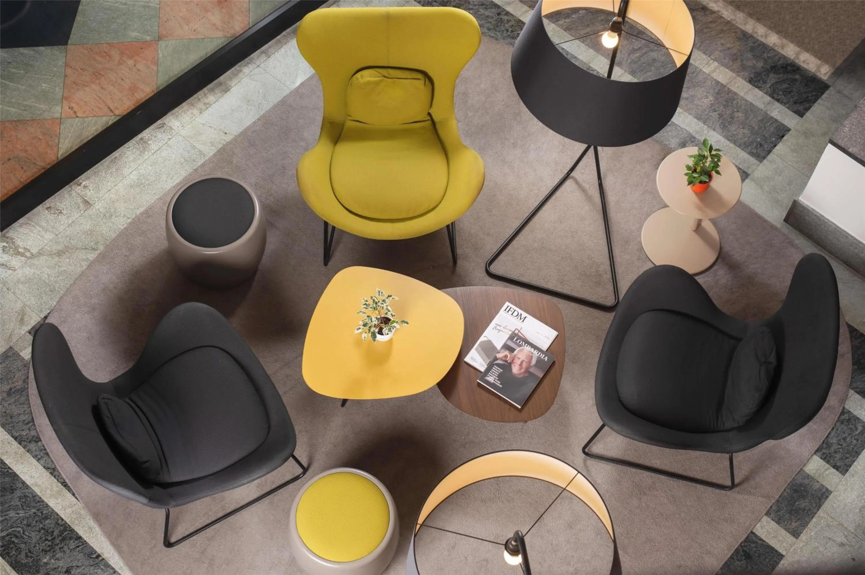 Lobby or reception in NH Milano Machiavelli