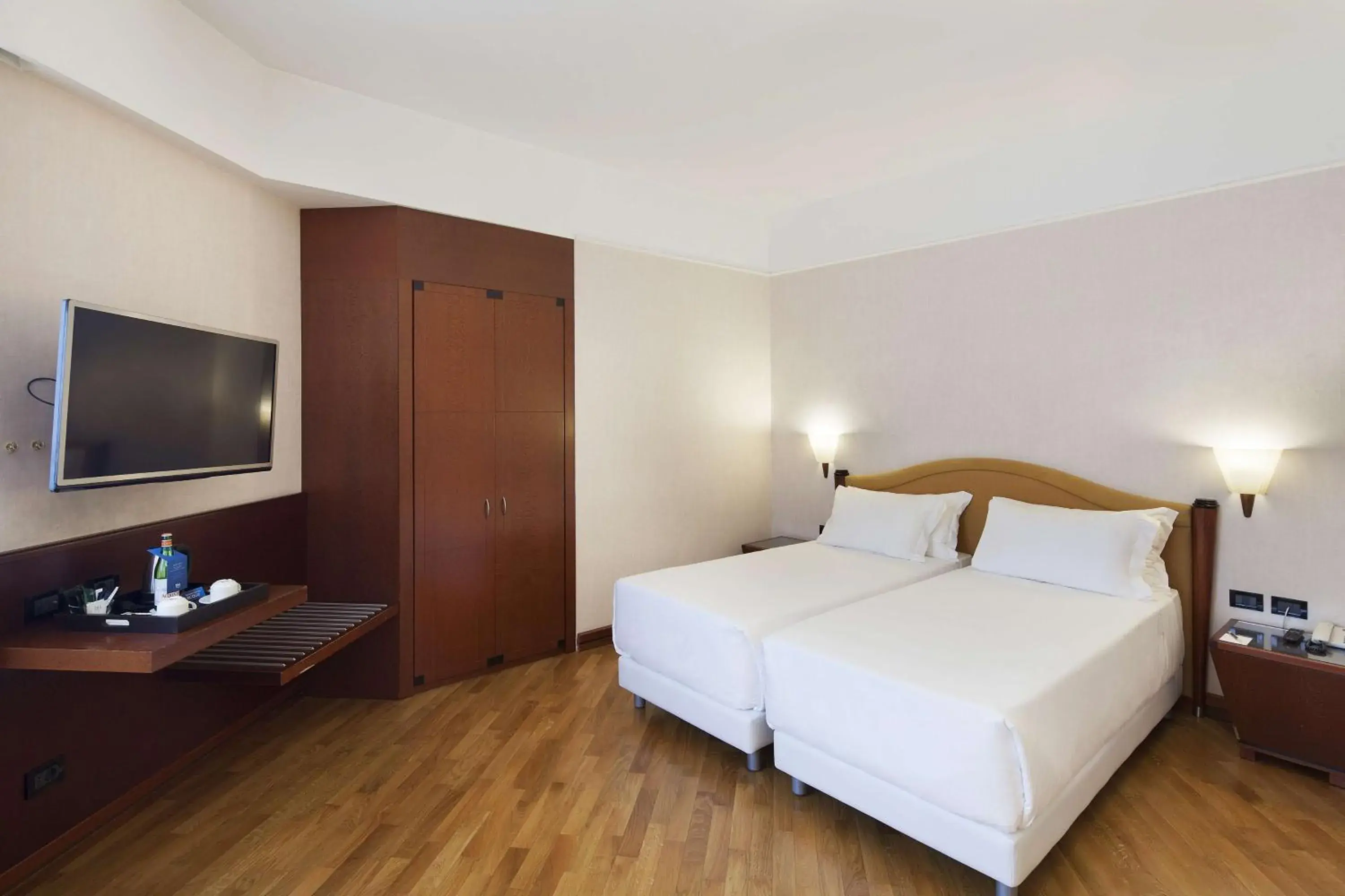 Photo of the whole room, Bed in NH Milano Machiavelli Photo of the whole room, Bed in NH Milano Machiavelli