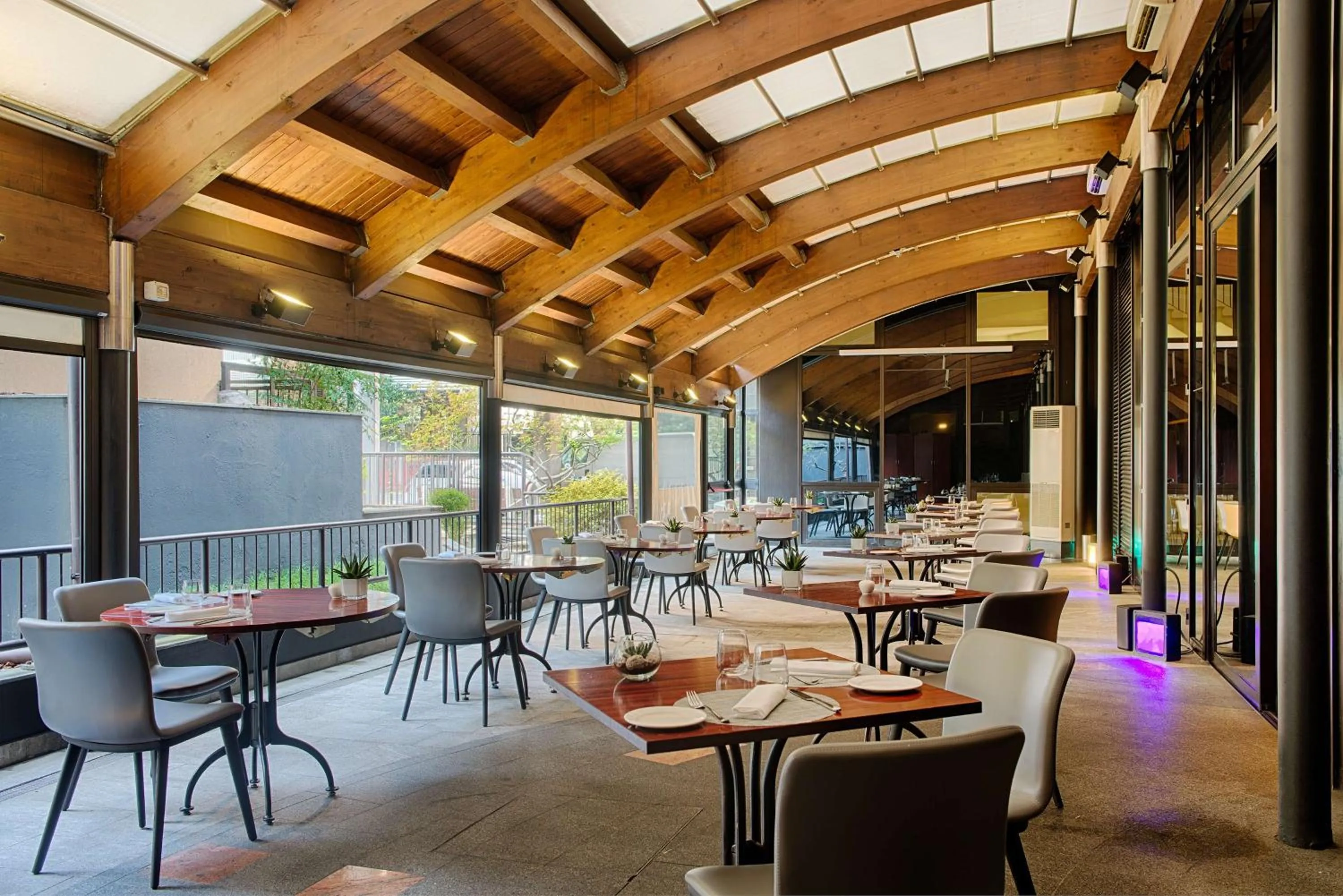 Restaurant/places to eat in NH Milano Machiavelli