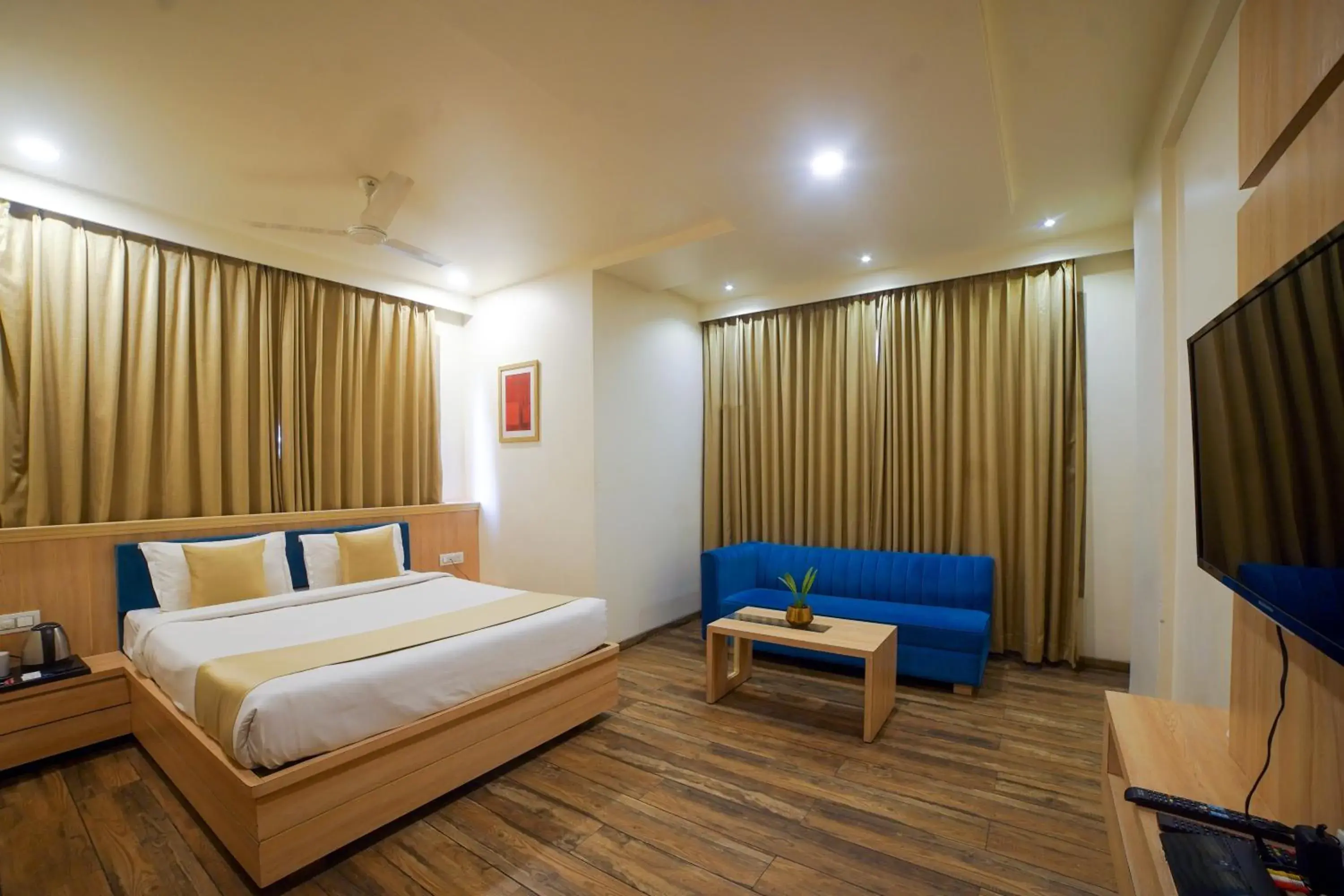 Superior Queen Room in Hotel Centre Park Bhopal Superior Queen Room in Hotel Centre Park Bhopal