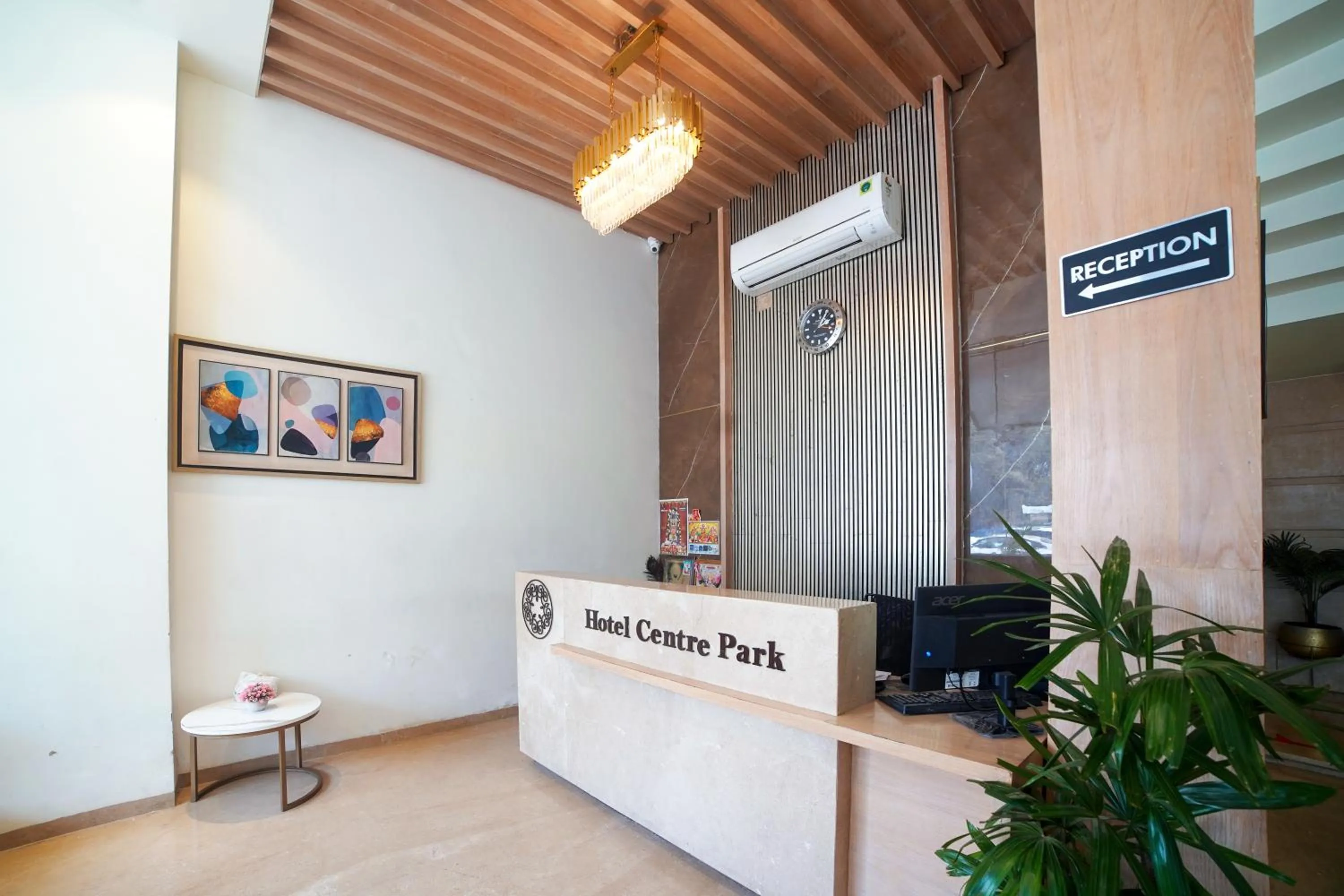 Lobby or reception in Hotel Centre Park Bhopal