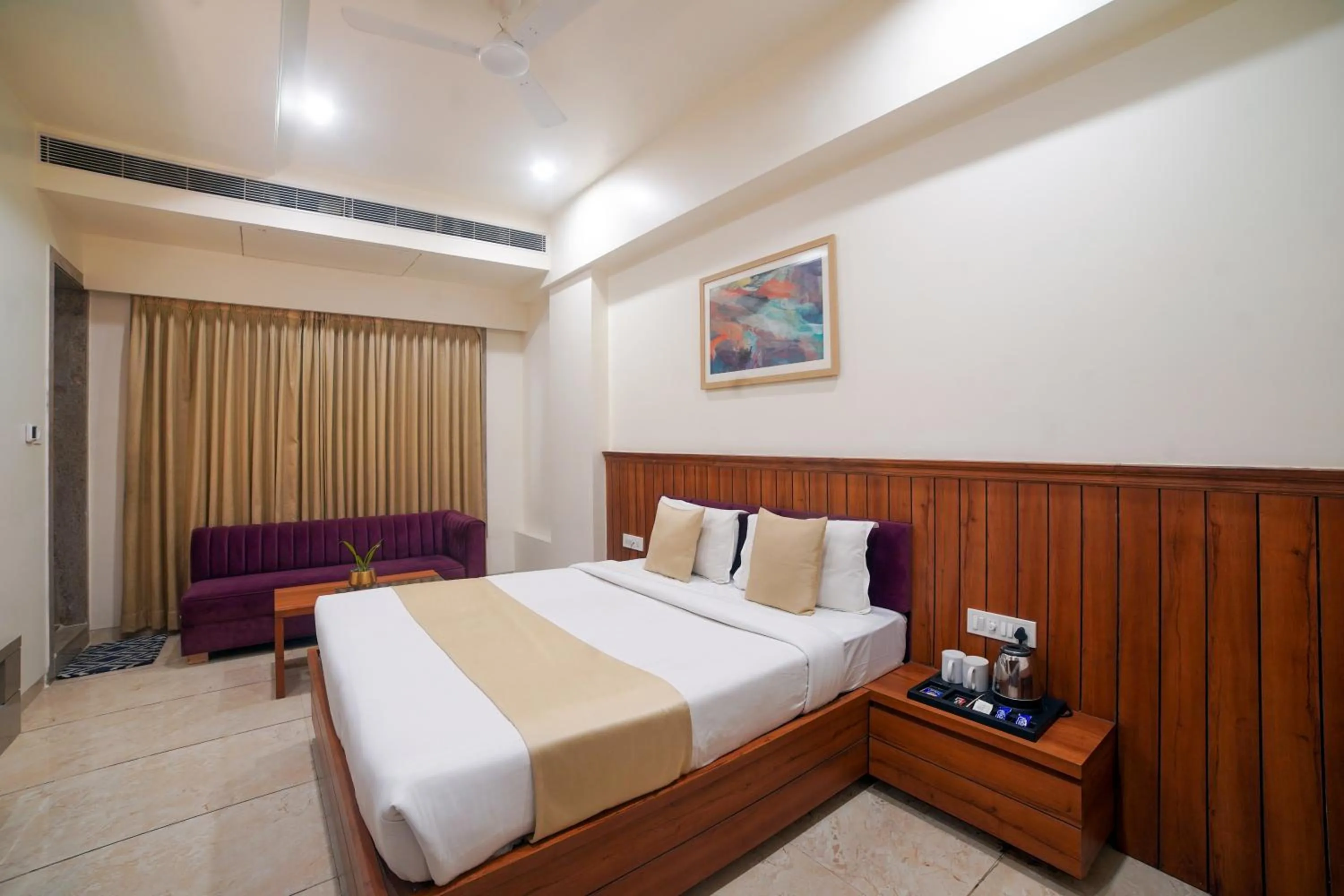 Photo of the whole room, Bed in Hotel Centre Park Bhopal