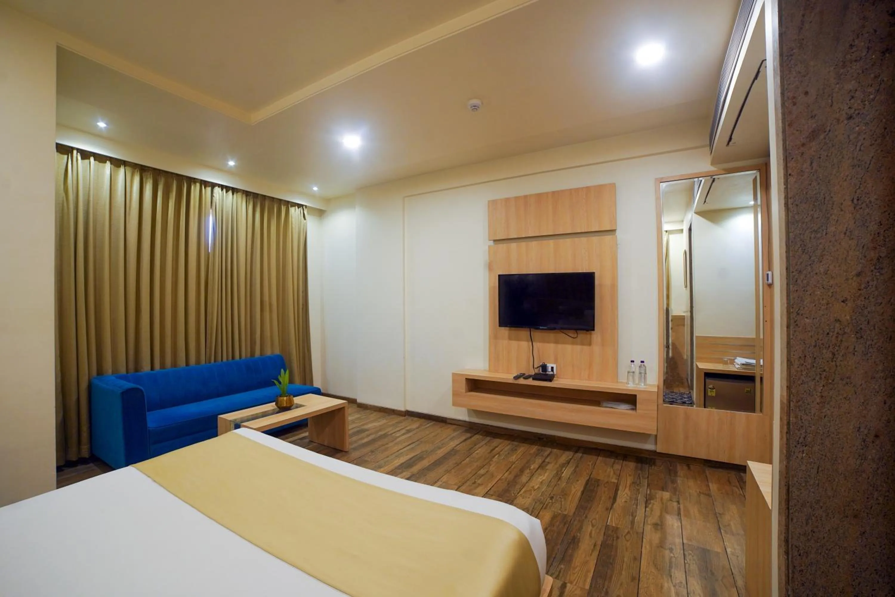 Photo of the whole room, Bed in Hotel Centre Park Bhopal