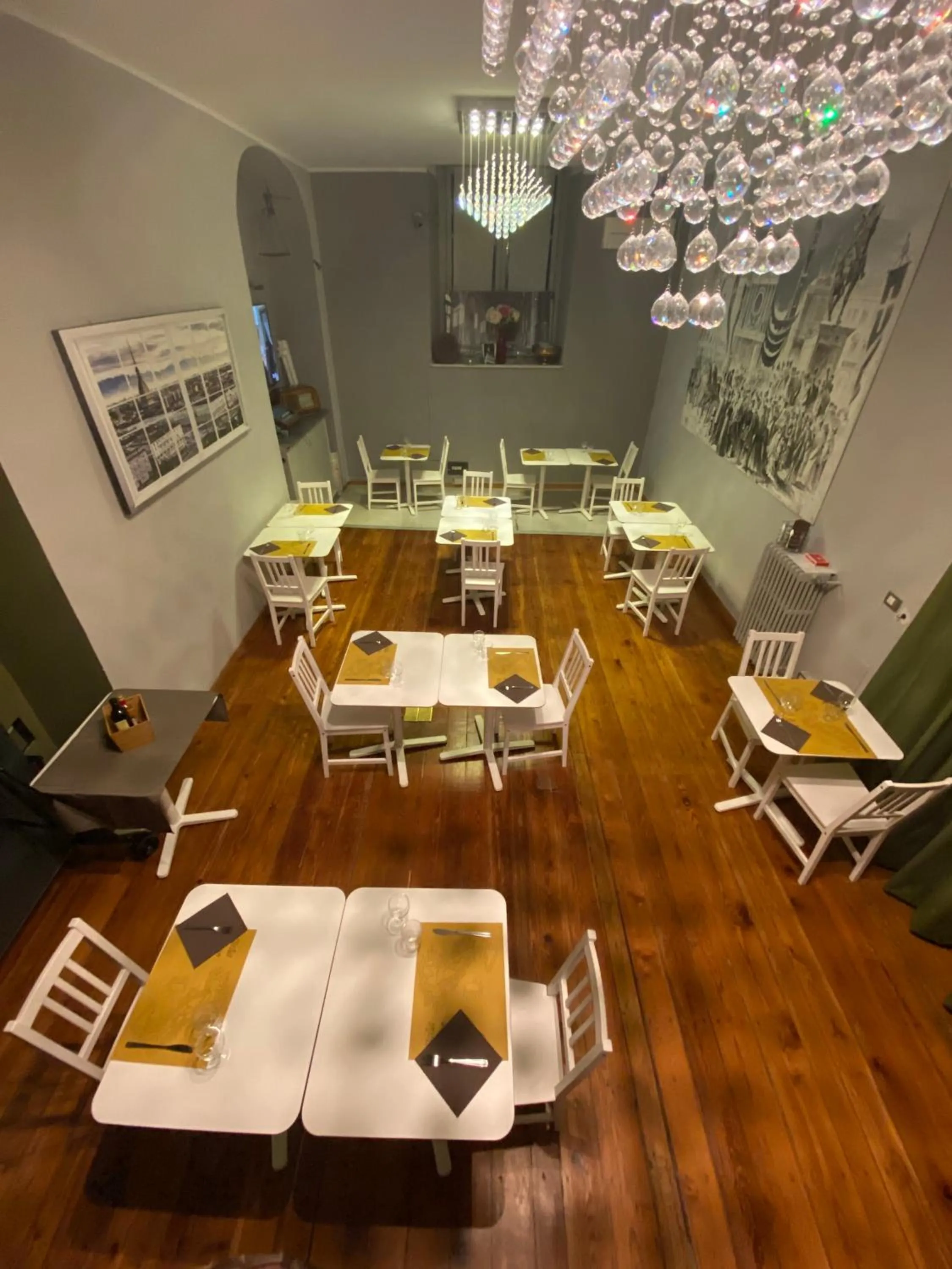 Restaurant/places to eat in Artua'&Solferino