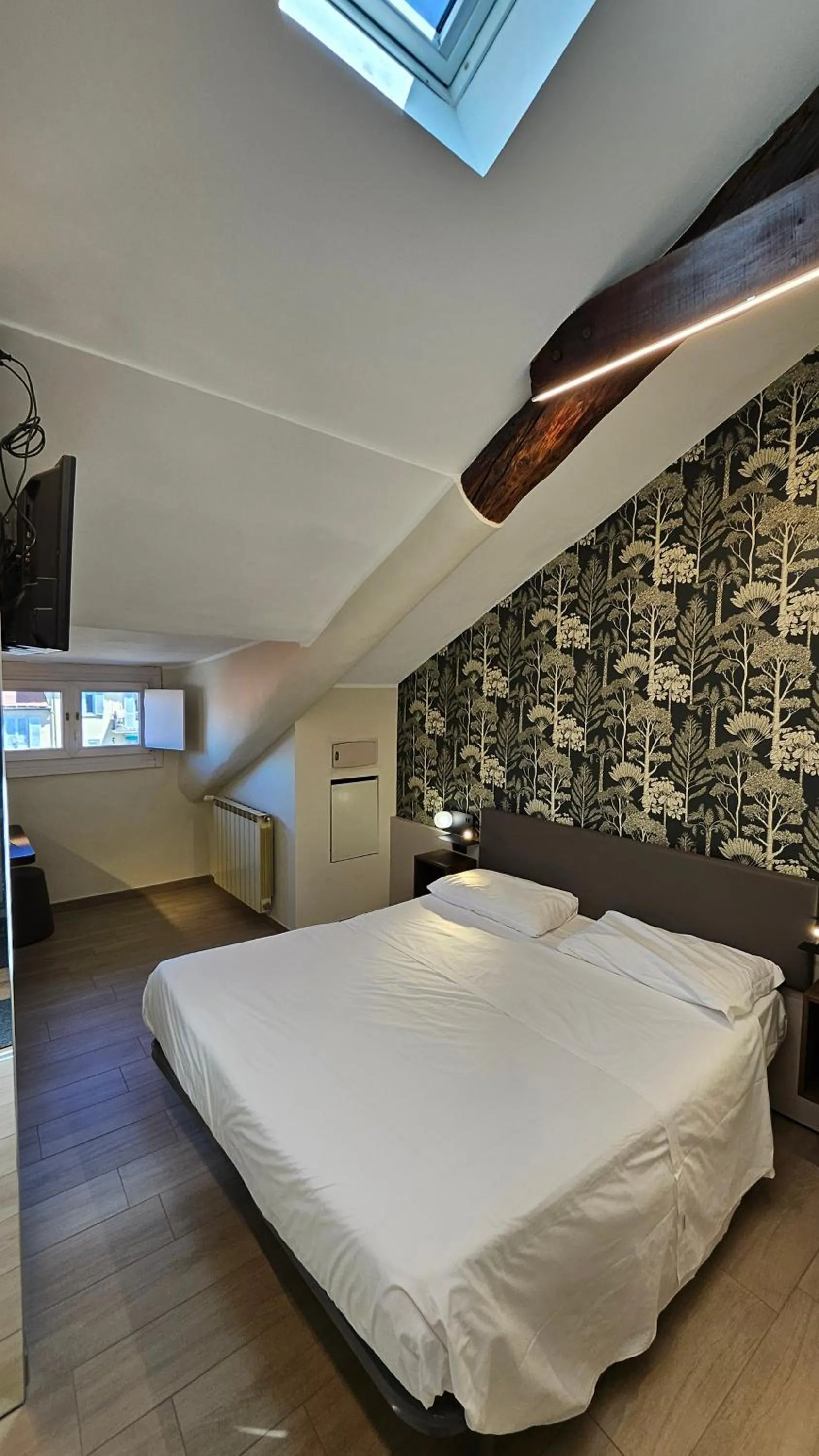 Bedroom, Bed in Artua'&Solferino