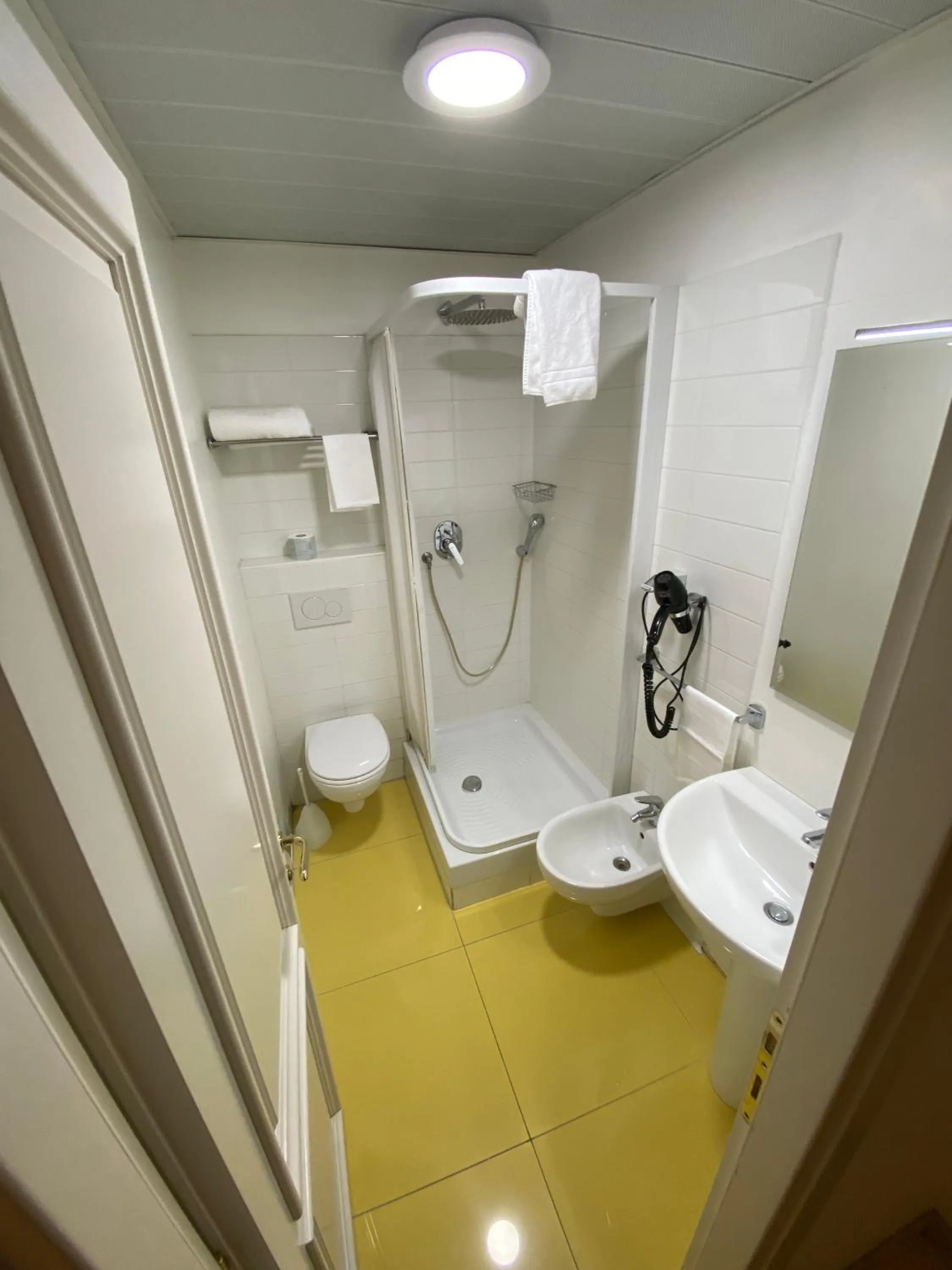 Bathroom in Artua'&Solferino