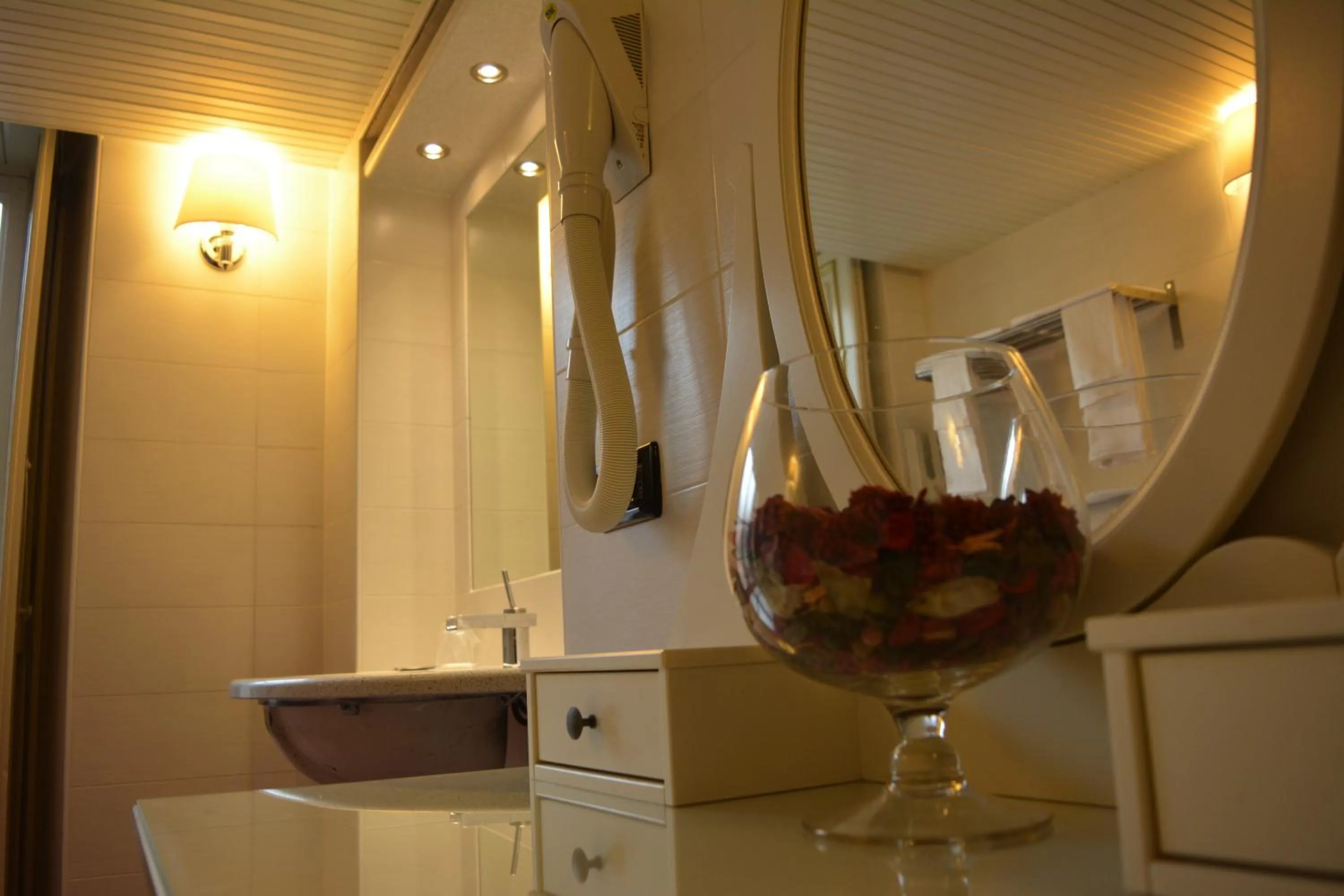 Photo of the whole room in Artua'&Solferino