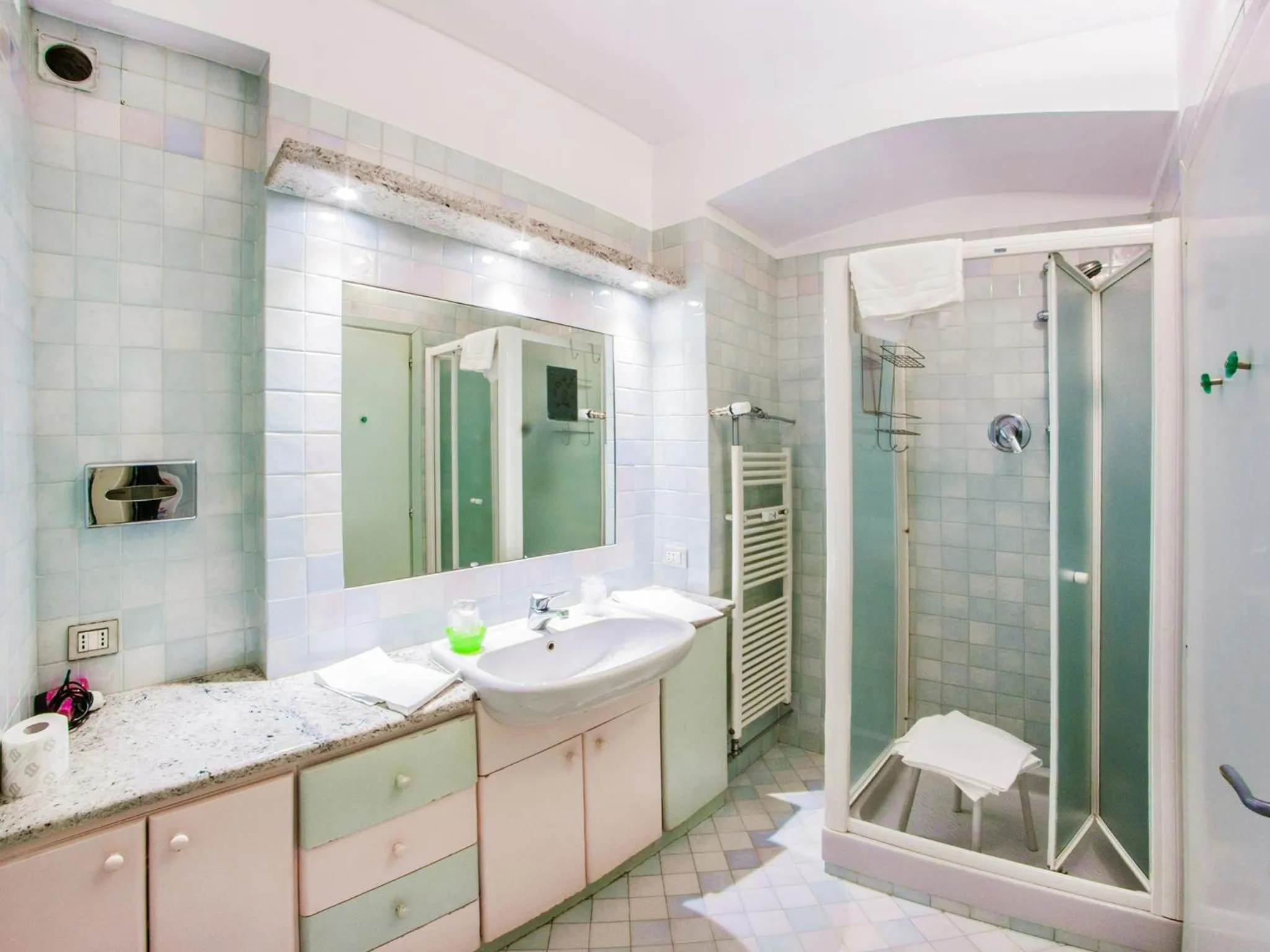 Shower in Artua'&Solferino