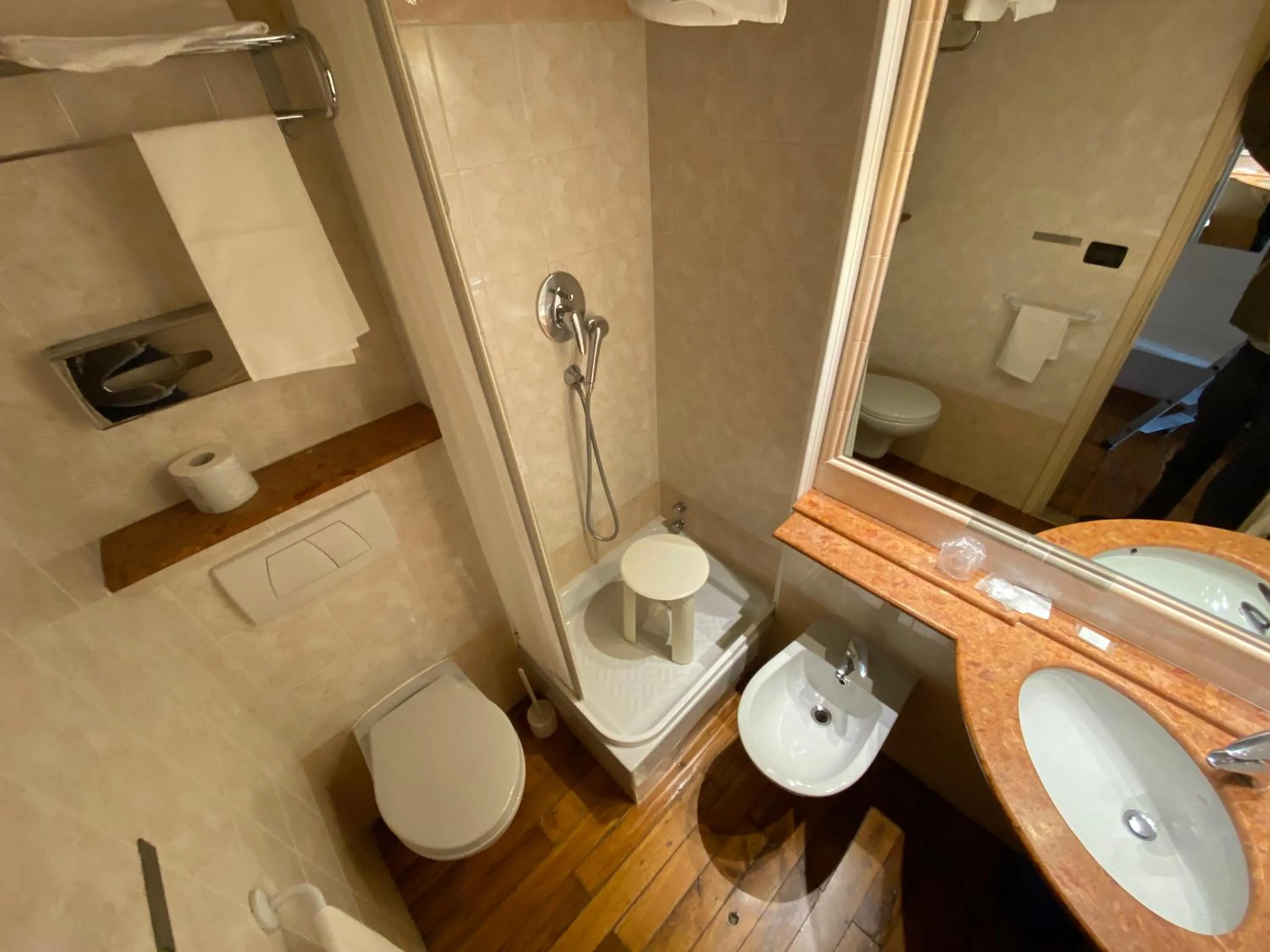 Shower in Artua'&Solferino