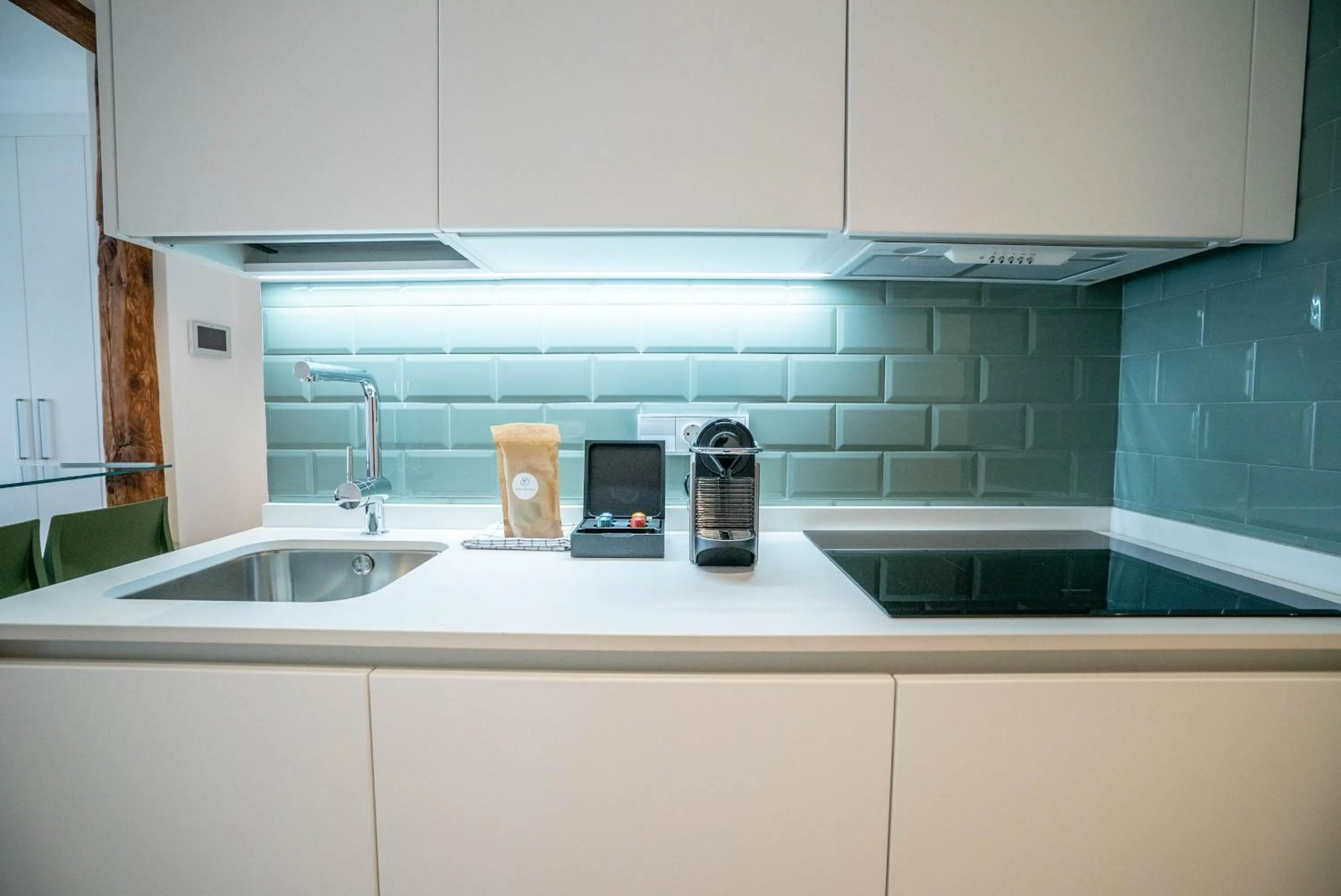 Coffee/tea facilities in Smartr Madrid Gran Via Apartments