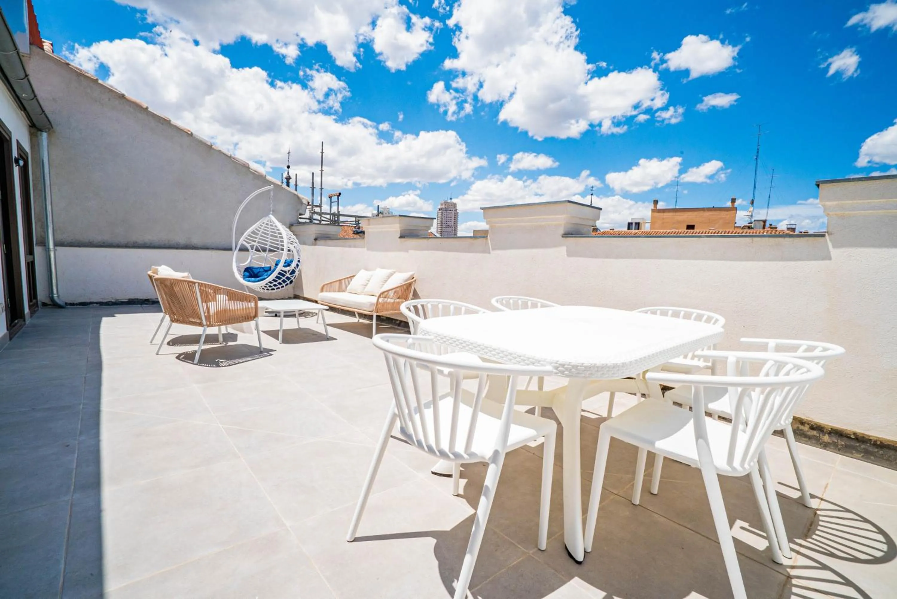 Balcony/Terrace in Smartr Madrid Gran Via Apartments