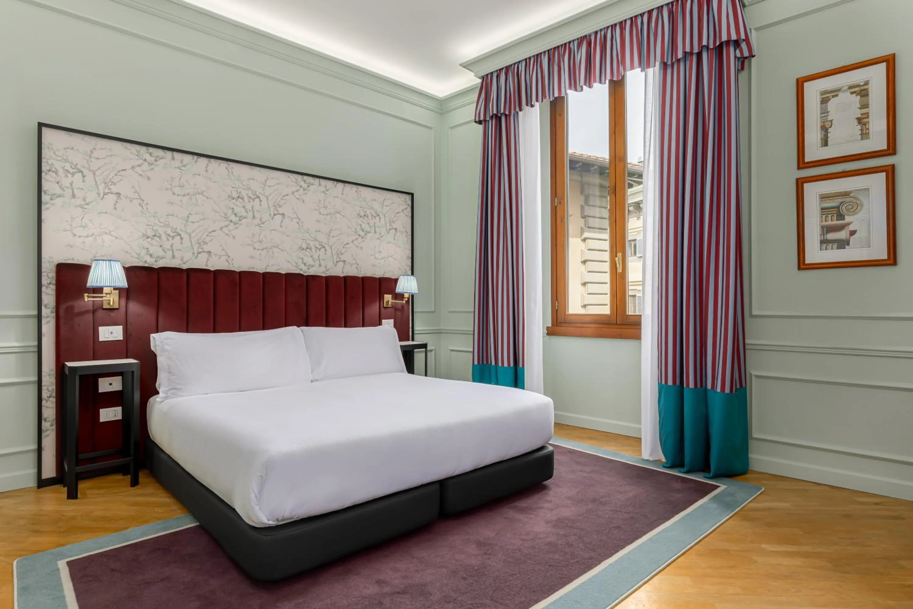 Bed in Room Mate Collection Isabella, Florence