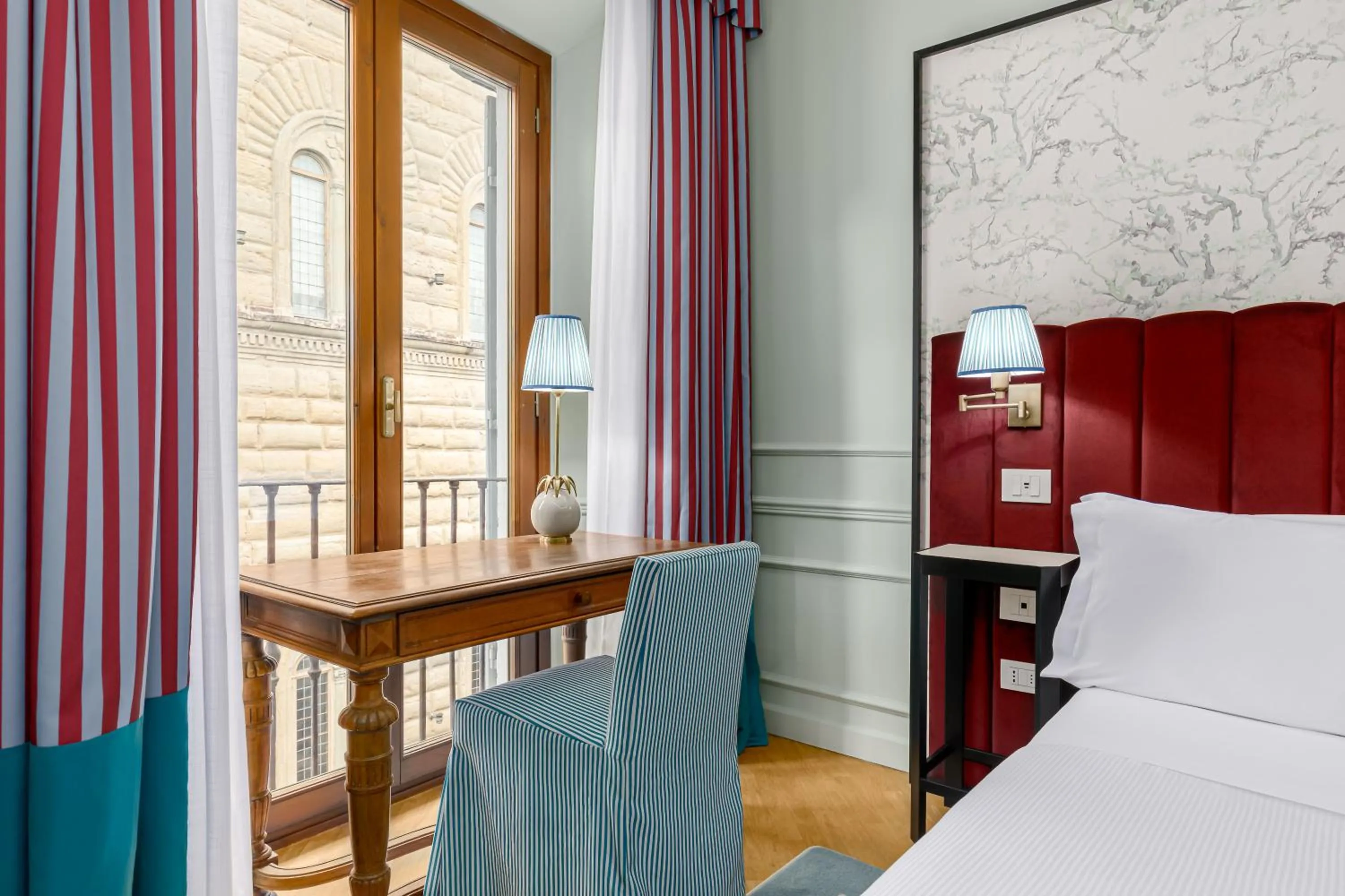 Bed in Room Mate Collection Isabella, Florence