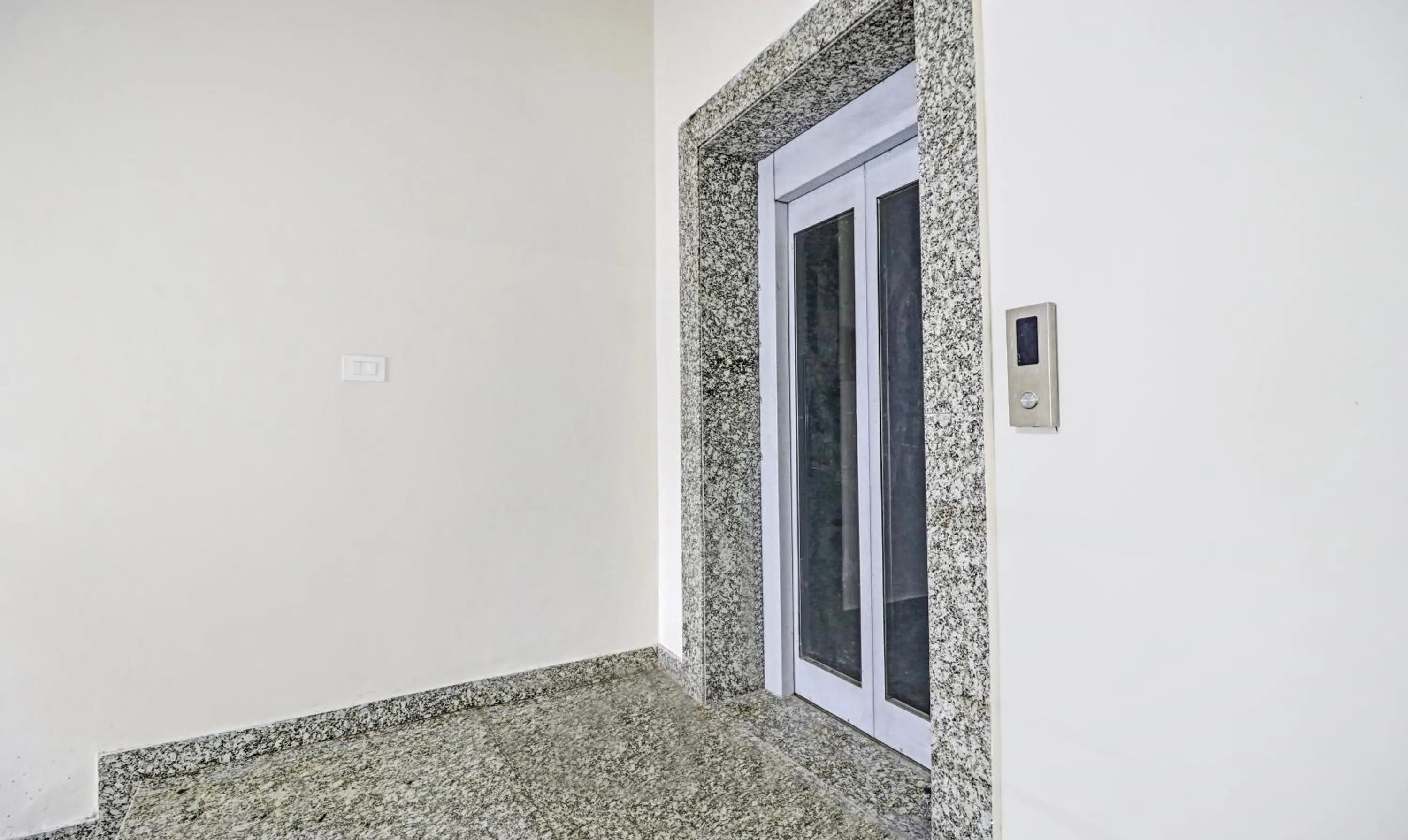 elevator in Treebo Kamron Regency Sector 80