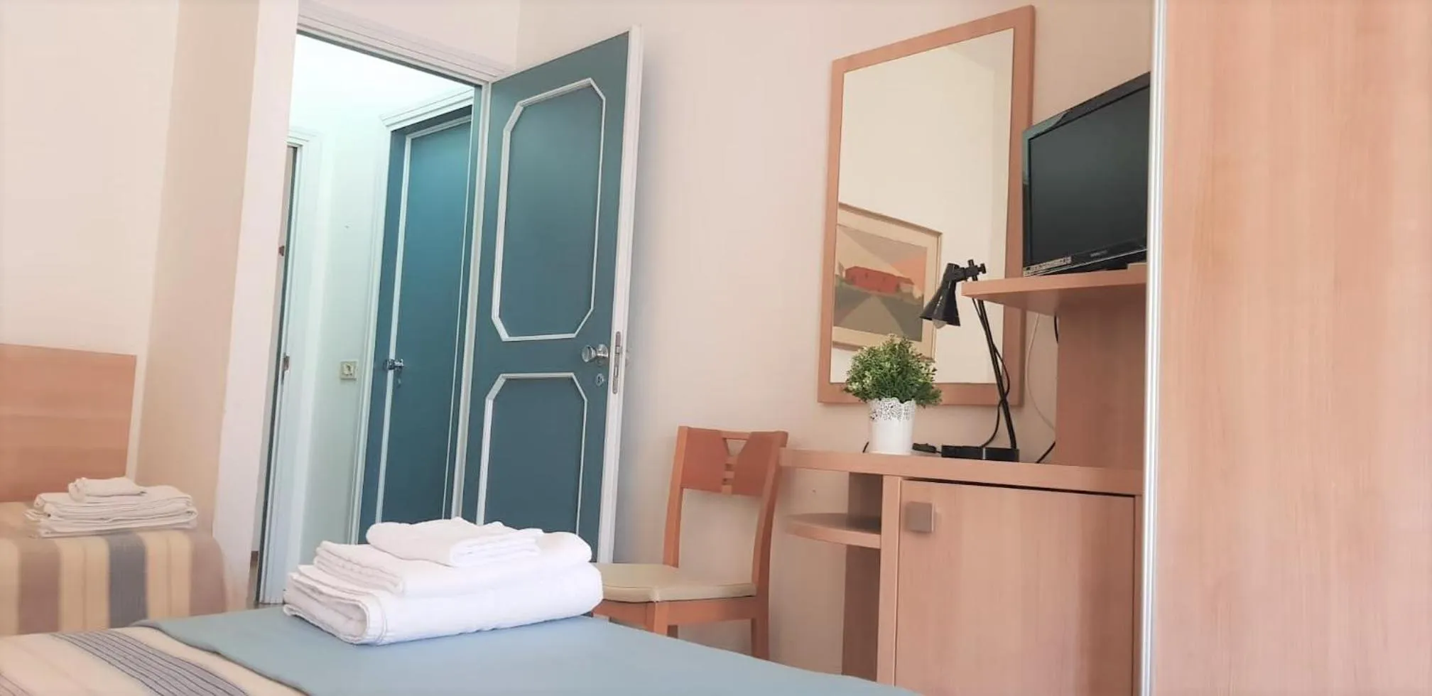 Bathroom, Bed in Hotel Enrica