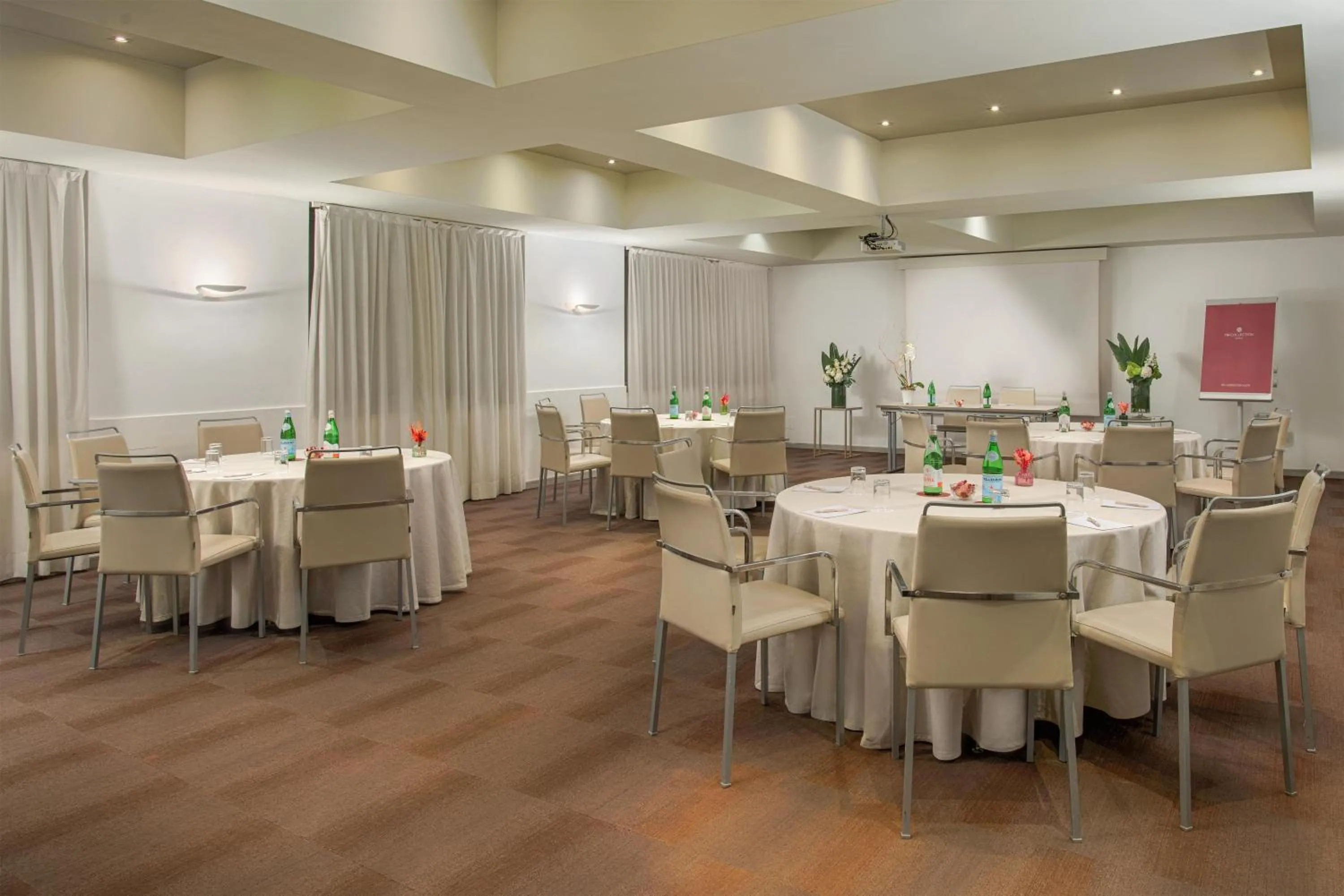 Lounge or bar in NH Collection Milano Touring