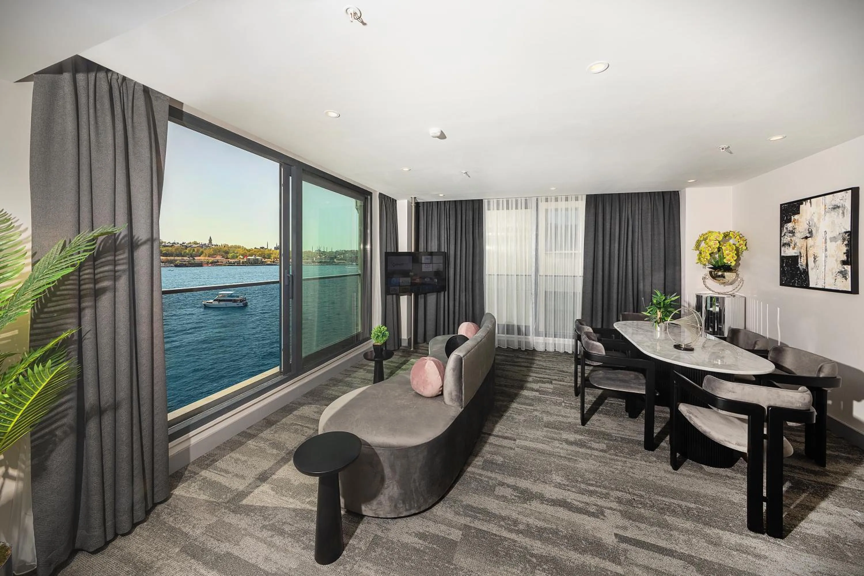 Living room in Pera Bosphorus Hotel