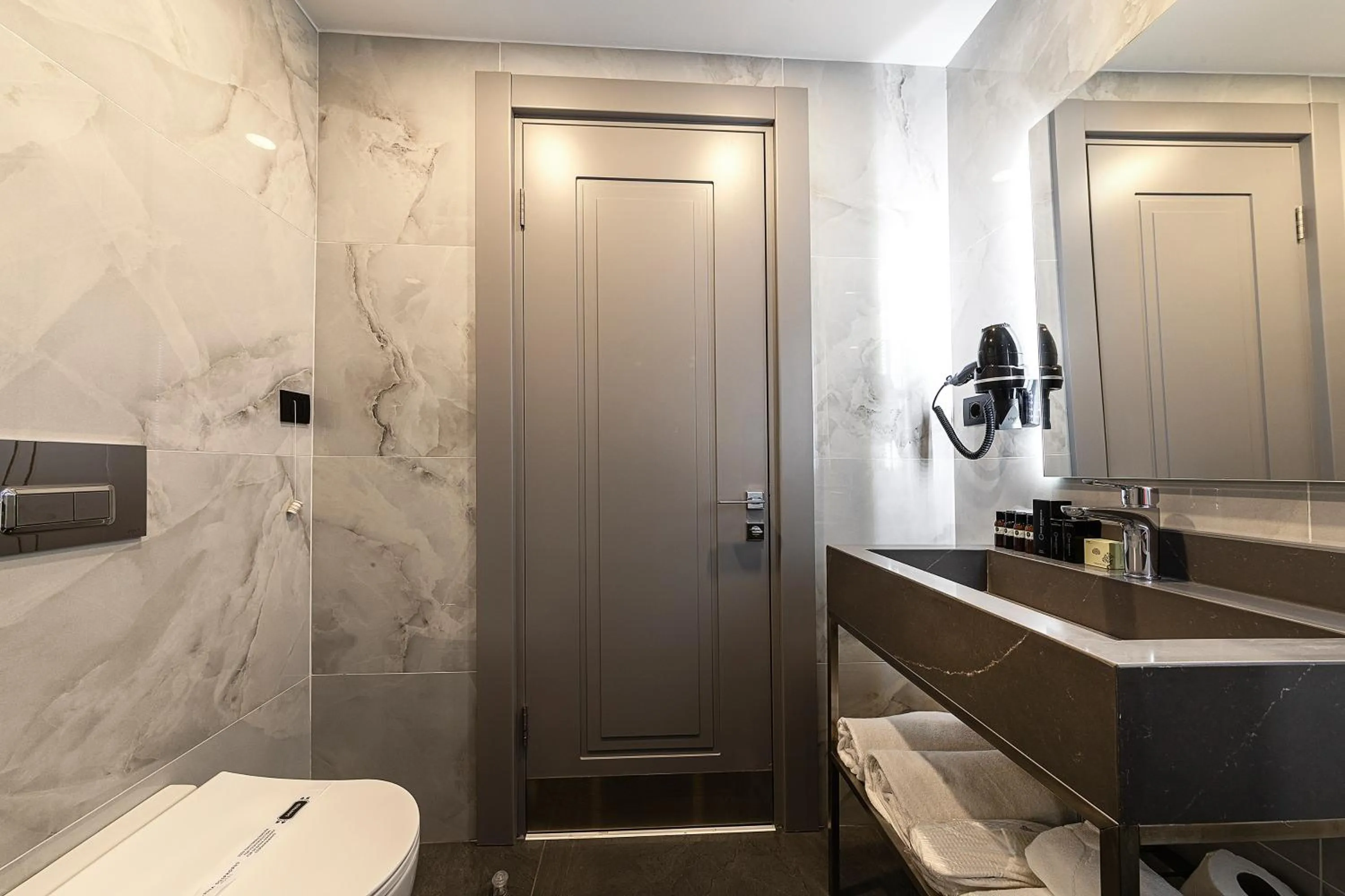 Shower in Pera Bosphorus Hotel