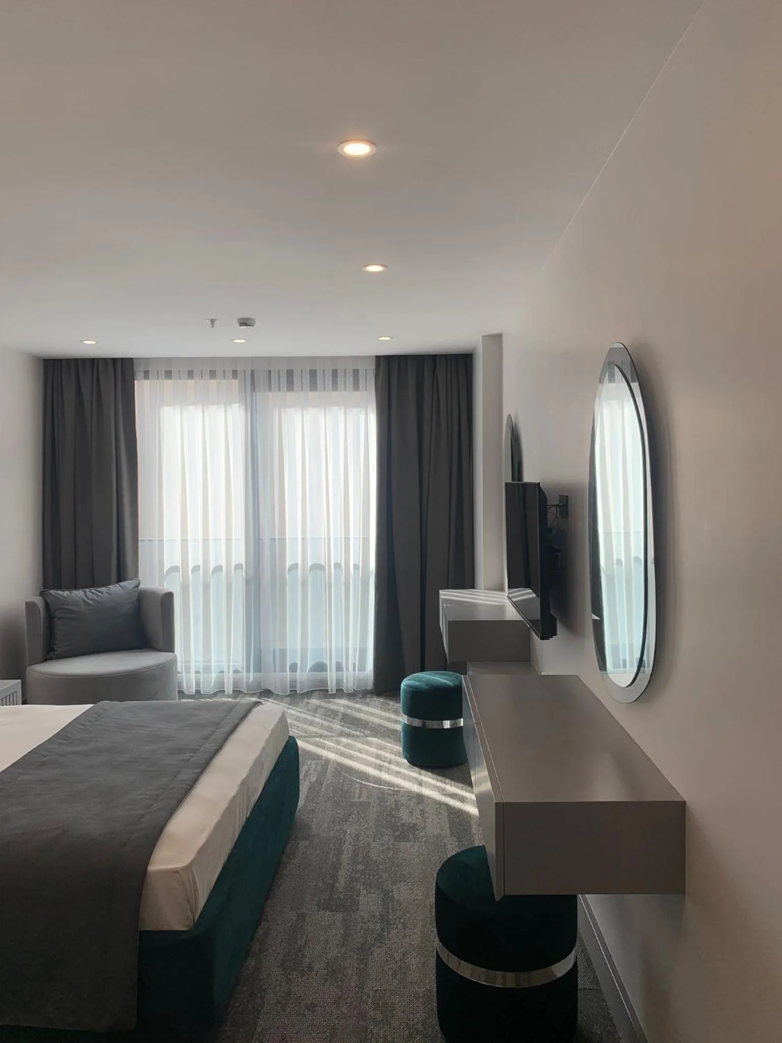 Photo of the whole room, Bed in Pera Bosphorus Hotel