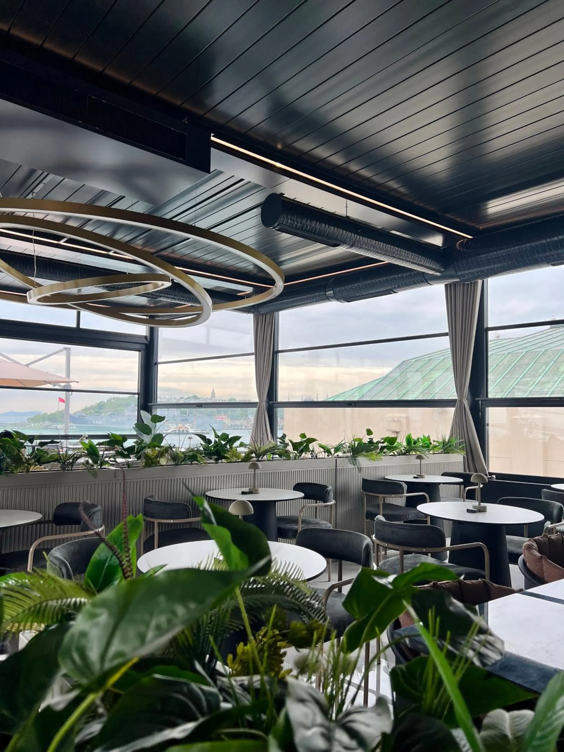 Restaurant/places to eat in Pera Bosphorus Hotel