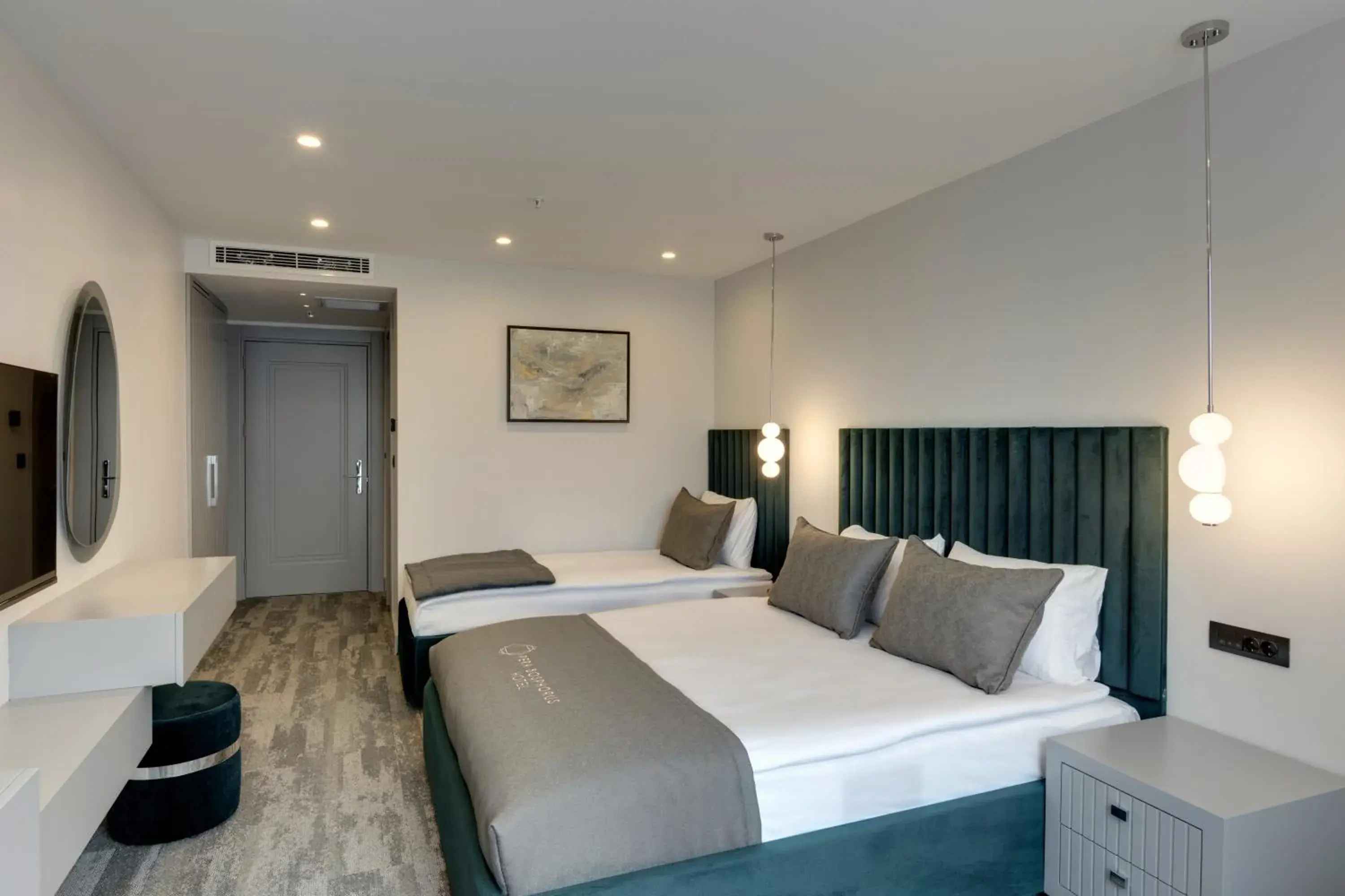 Bed in Pera Bosphorus Hotel Bed in Pera Bosphorus Hotel