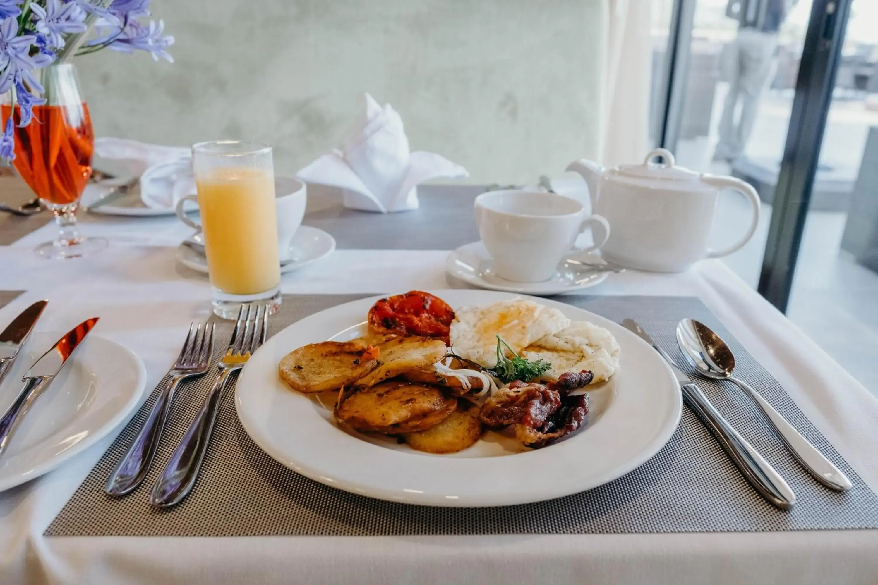 Food in Mantis Kivu Marina Bay Hotel Food in Mantis Kivu Marina Bay Hotel
